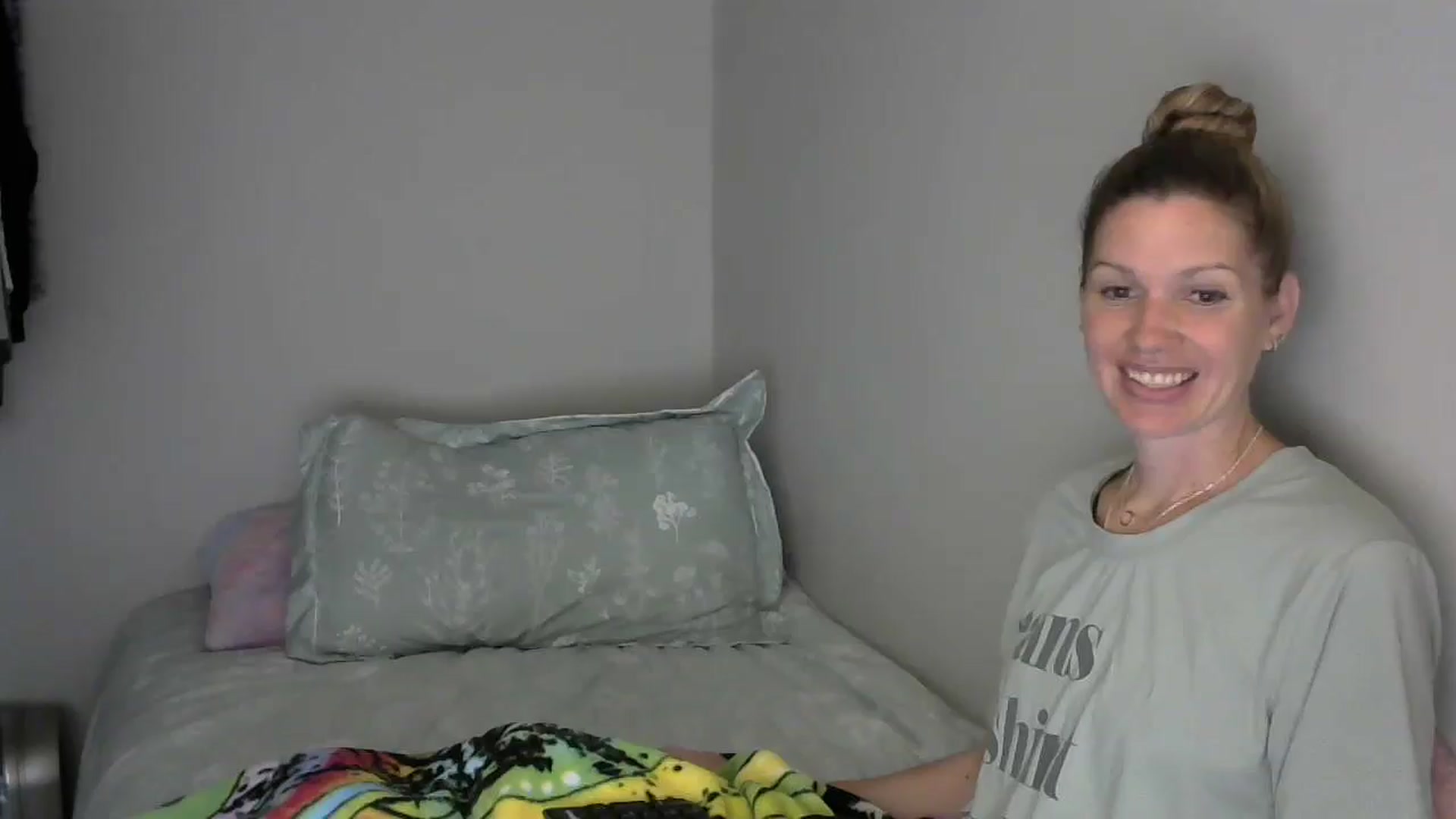 Gallery image thumbnail from SouthernNsexi's myfreecams stream on, 05/16/2024, 14:26 image 5 of 20