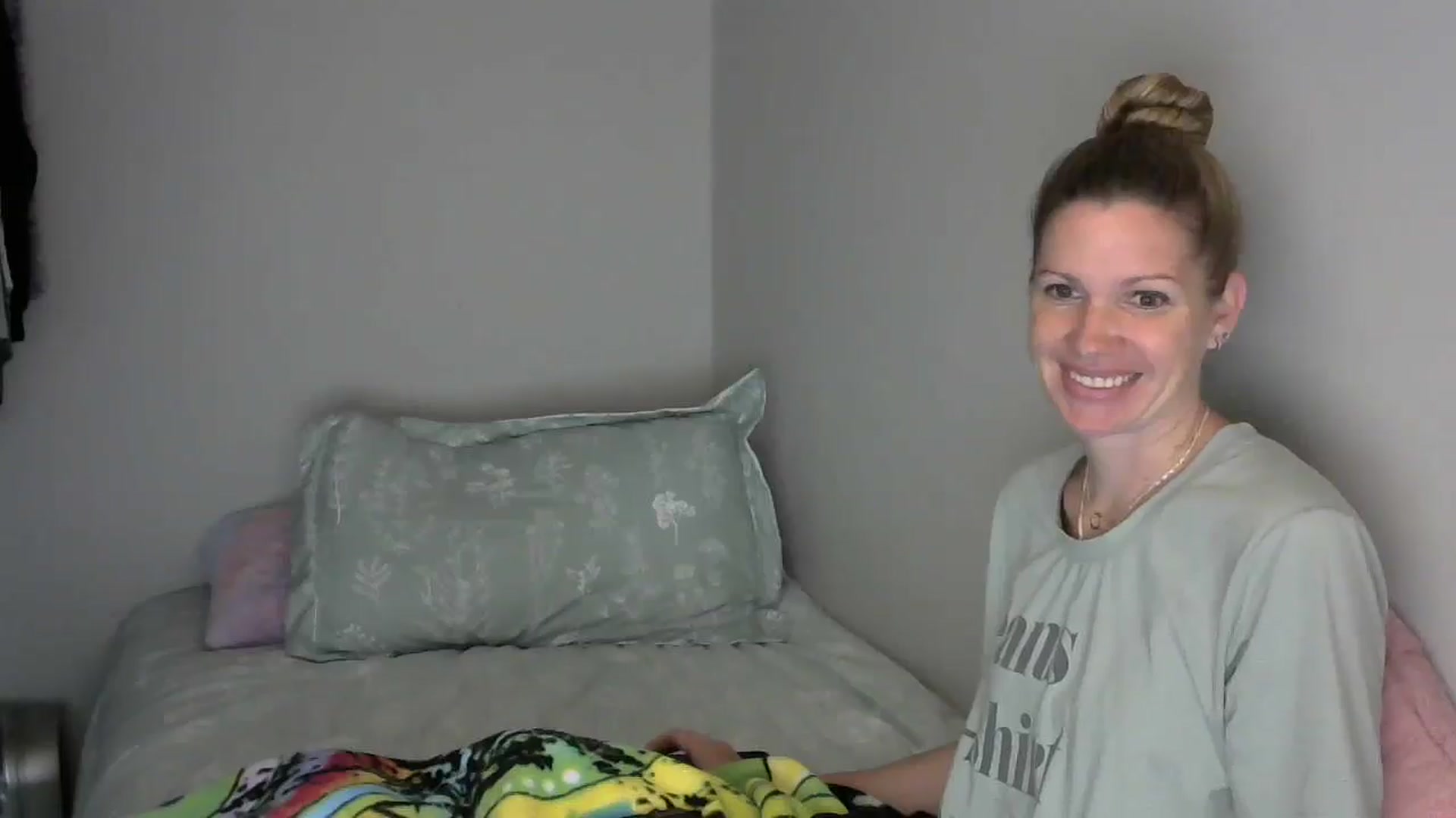Gallery image thumbnail from SouthernNsexi's myfreecams stream on, 05/16/2024, 14:26 image 3 of 20