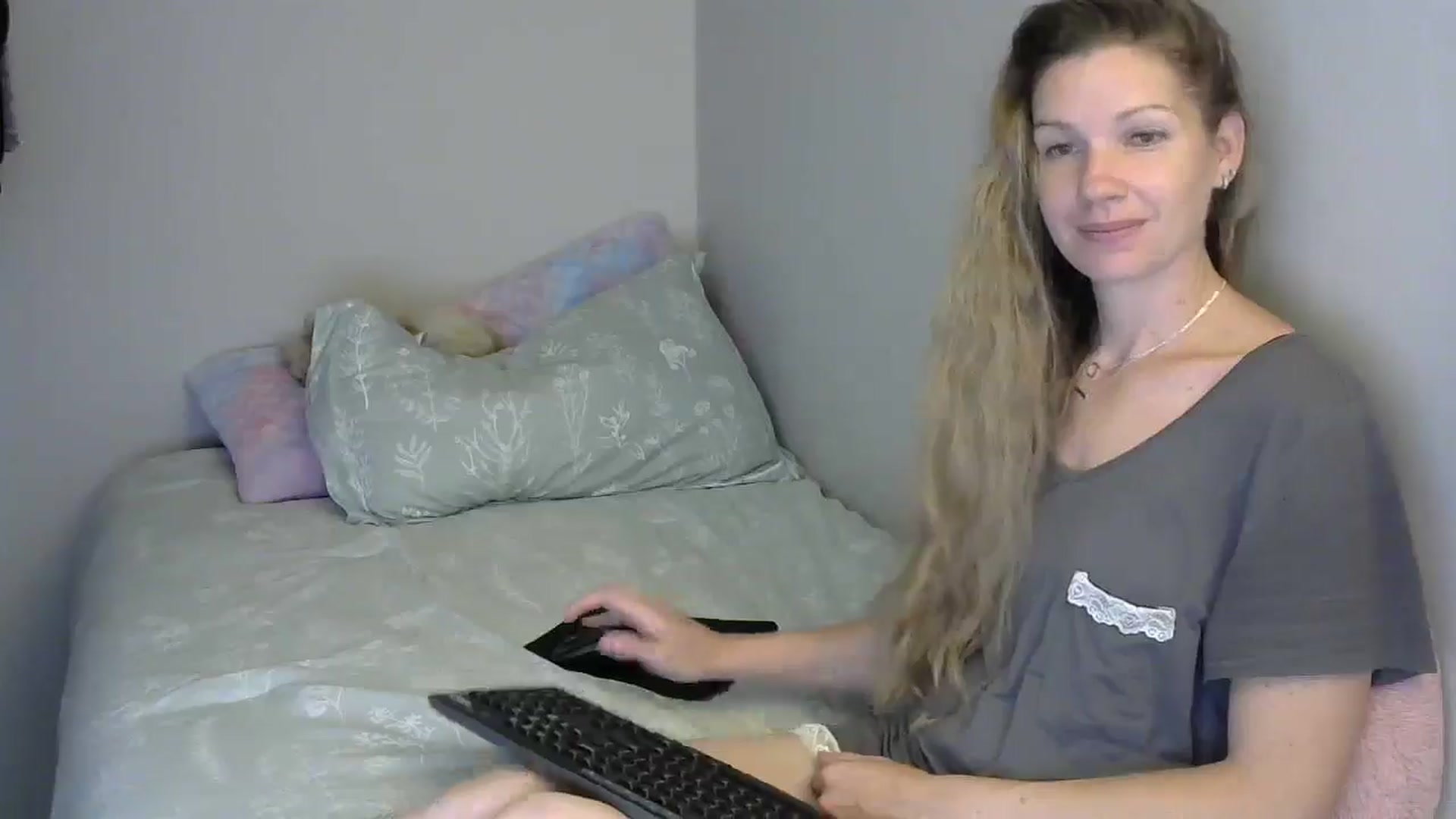 Gallery image thumbnail from SouthernNsexi's myfreecams stream on, 05/17/2024, 14:00 image 6 of 20