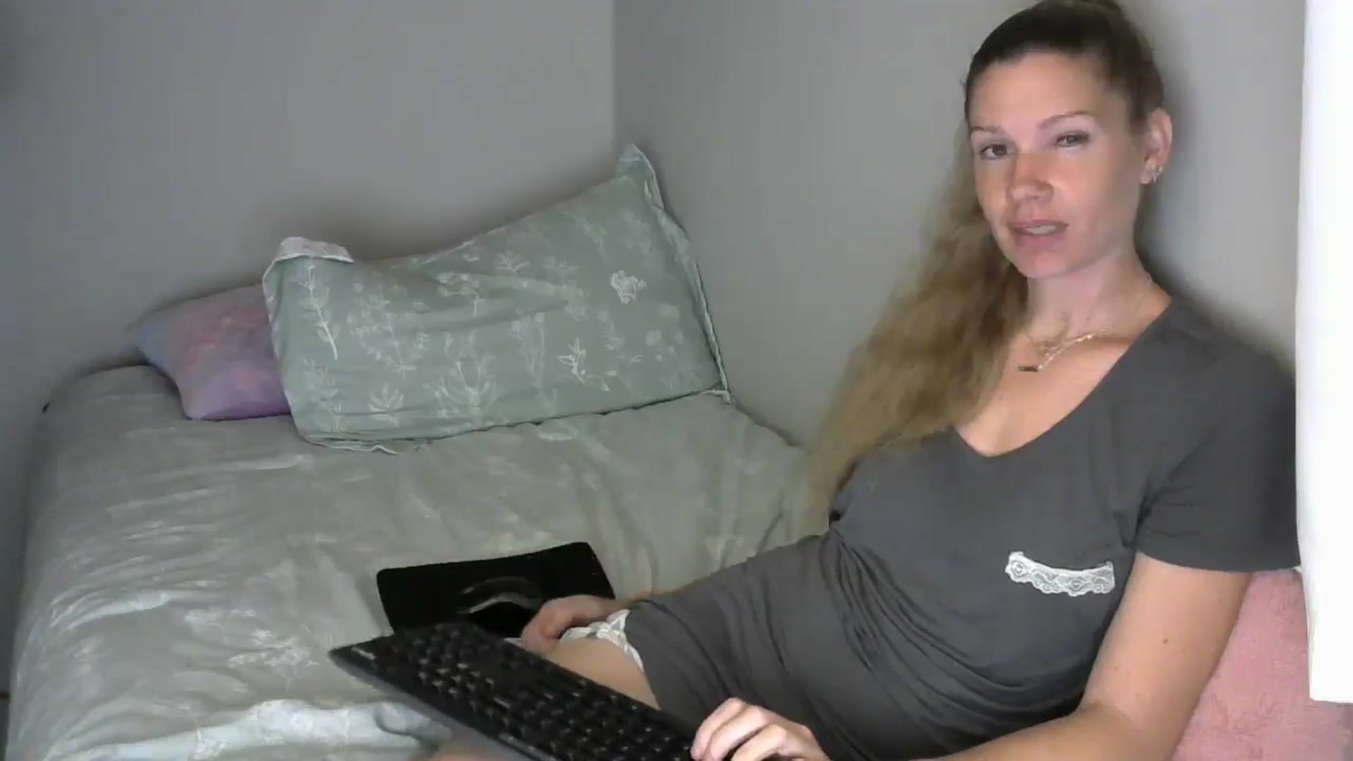 Gallery image thumbnail from SouthernNsexi's myfreecams stream on, 05/24/2024, 13:12 image 10 of 20