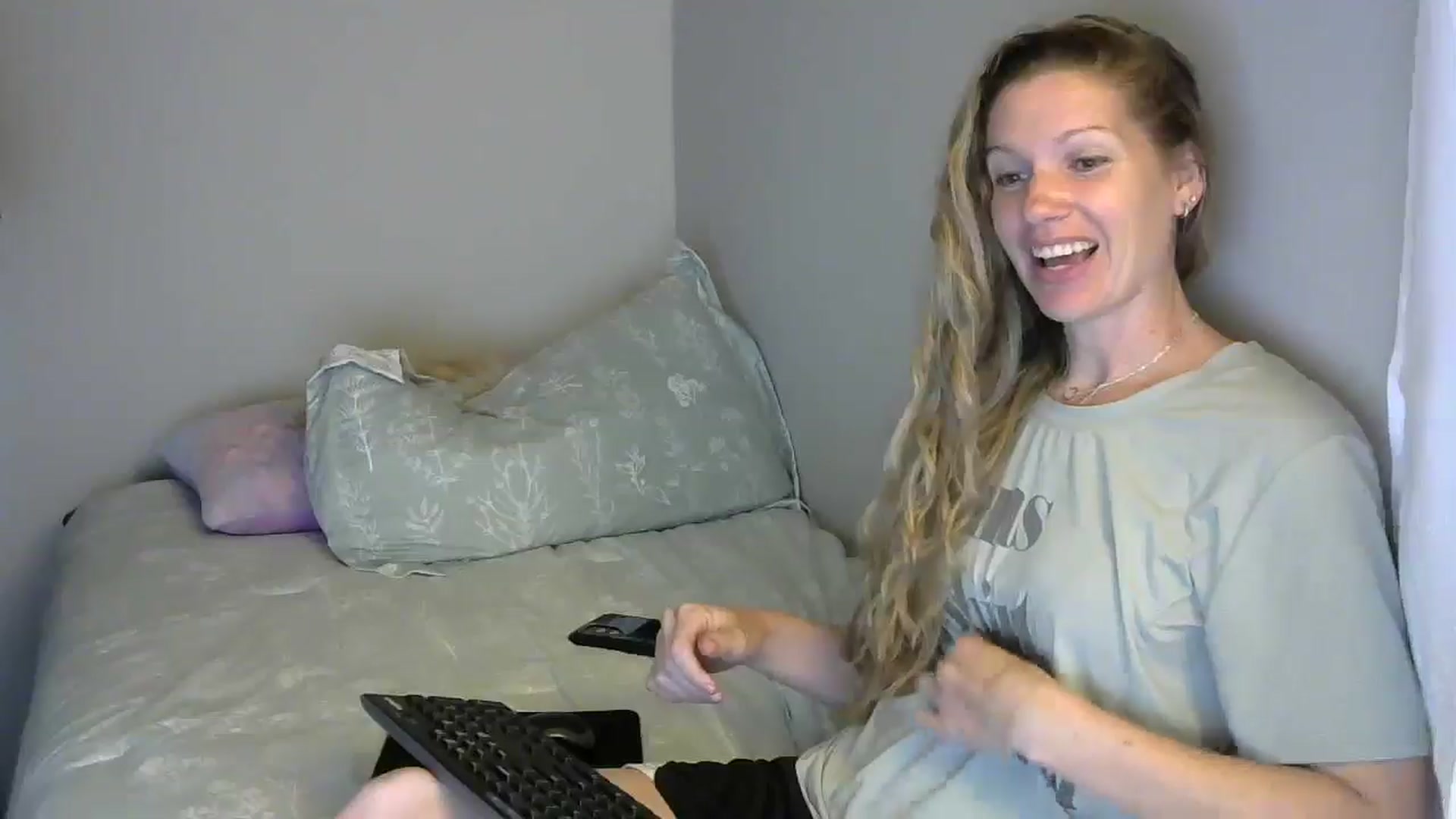 Gallery image thumbnail from SouthernNsexi's myfreecams stream on, 05/26/2024, 14:00 image 14 of 20