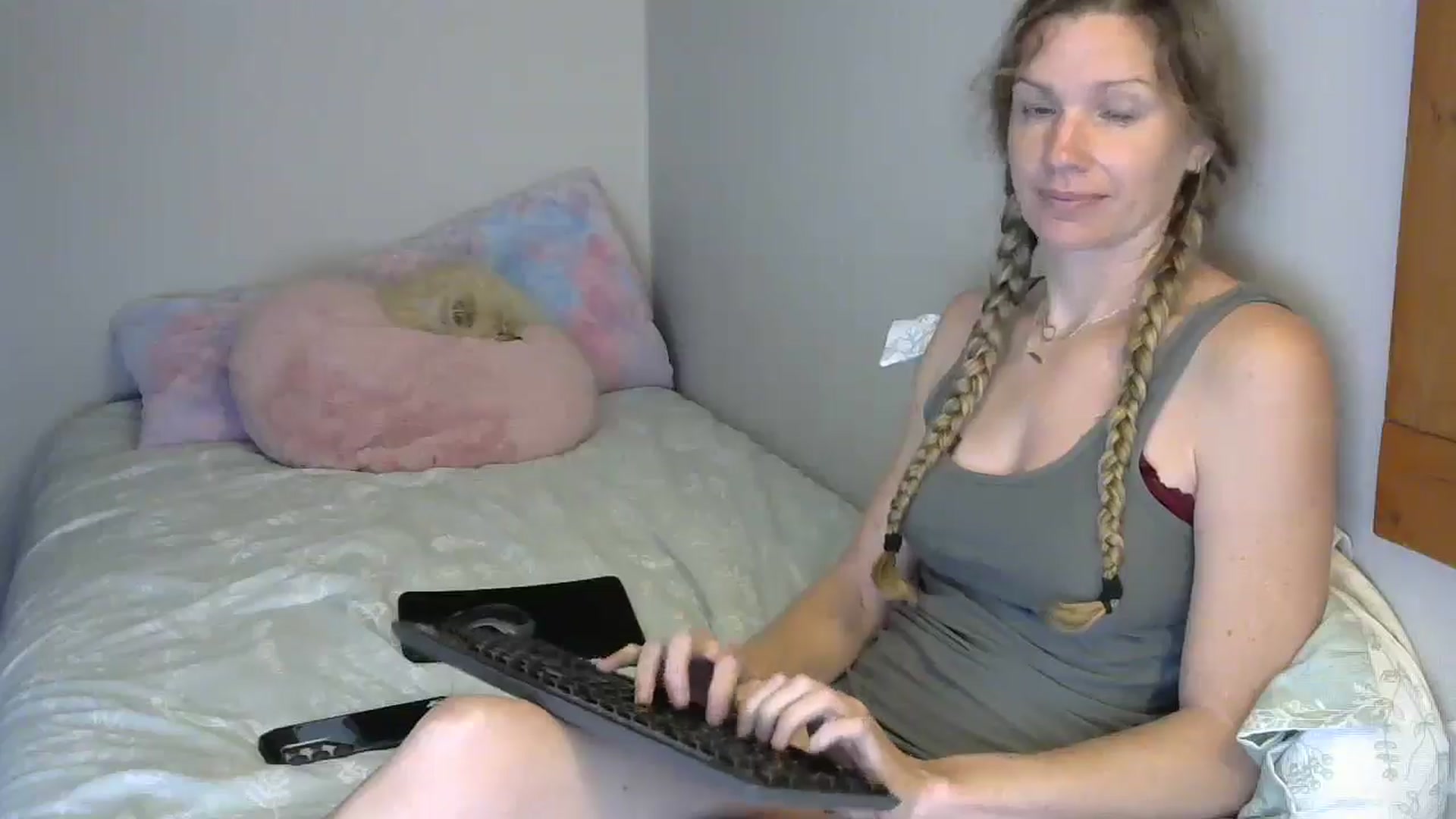 Gallery image thumbnail from SouthernNsexi's myfreecams stream on, 05/30/2024, 13:21 image 17 of 20