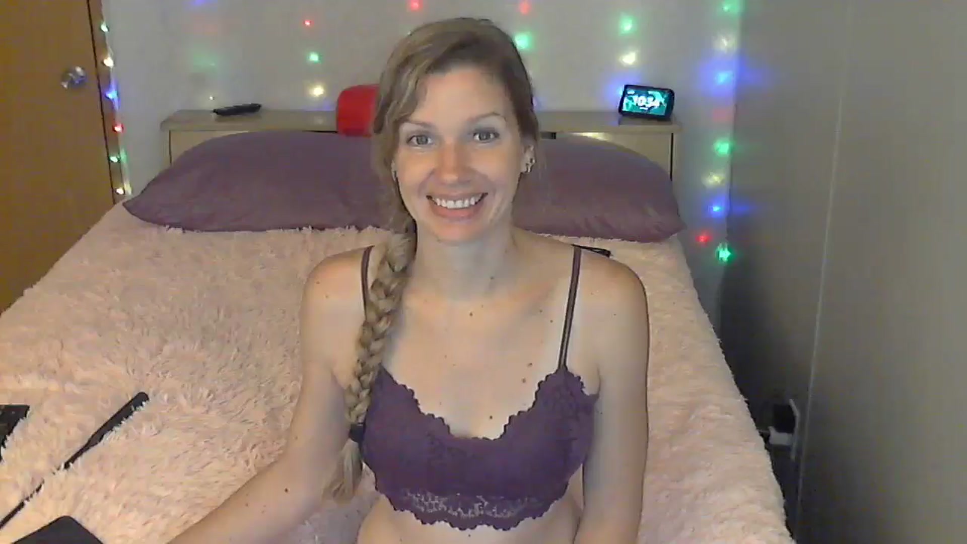 Gallery image thumbnail from SouthernNsexi's myfreecams stream on, 06/08/2024, 16:25 image 14 of 20