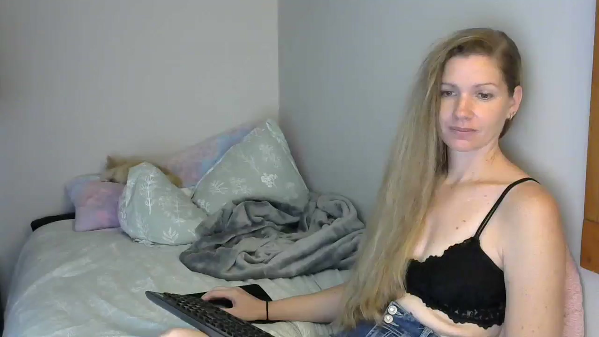 Gallery image thumbnail from SouthernNsexi's myfreecams stream on, 06/12/2024, 14:27 image 14 of 20