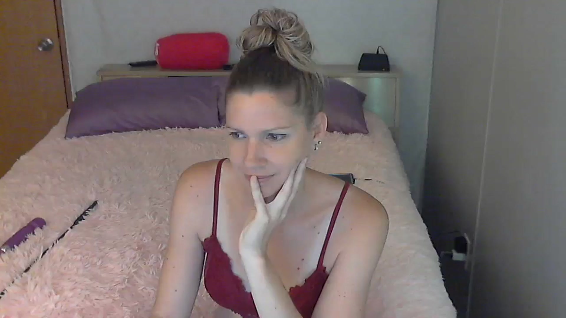 Gallery image thumbnail from SouthernNsexi's myfreecams stream on, 06/18/2024, 15:11 image 9 of 20