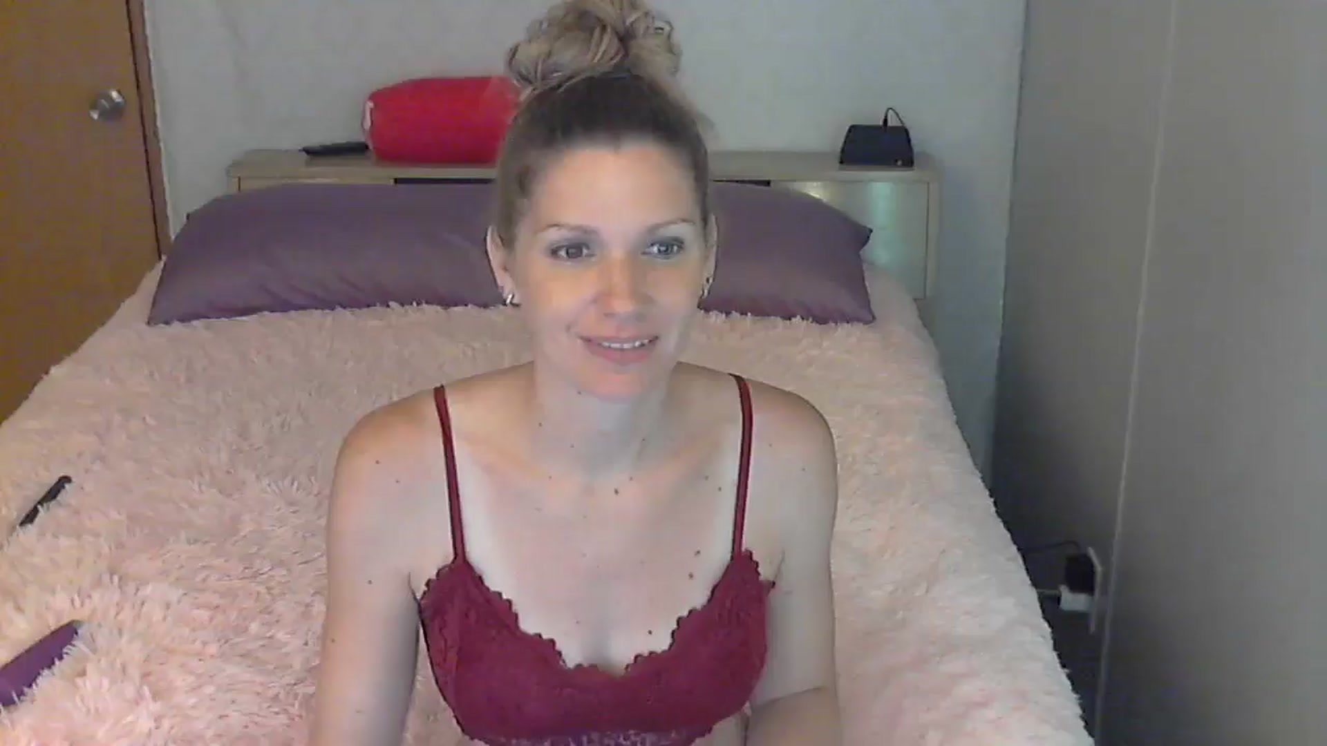 Gallery image thumbnail from SouthernNsexi's myfreecams stream on, 06/18/2024, 15:11 image 17 of 20