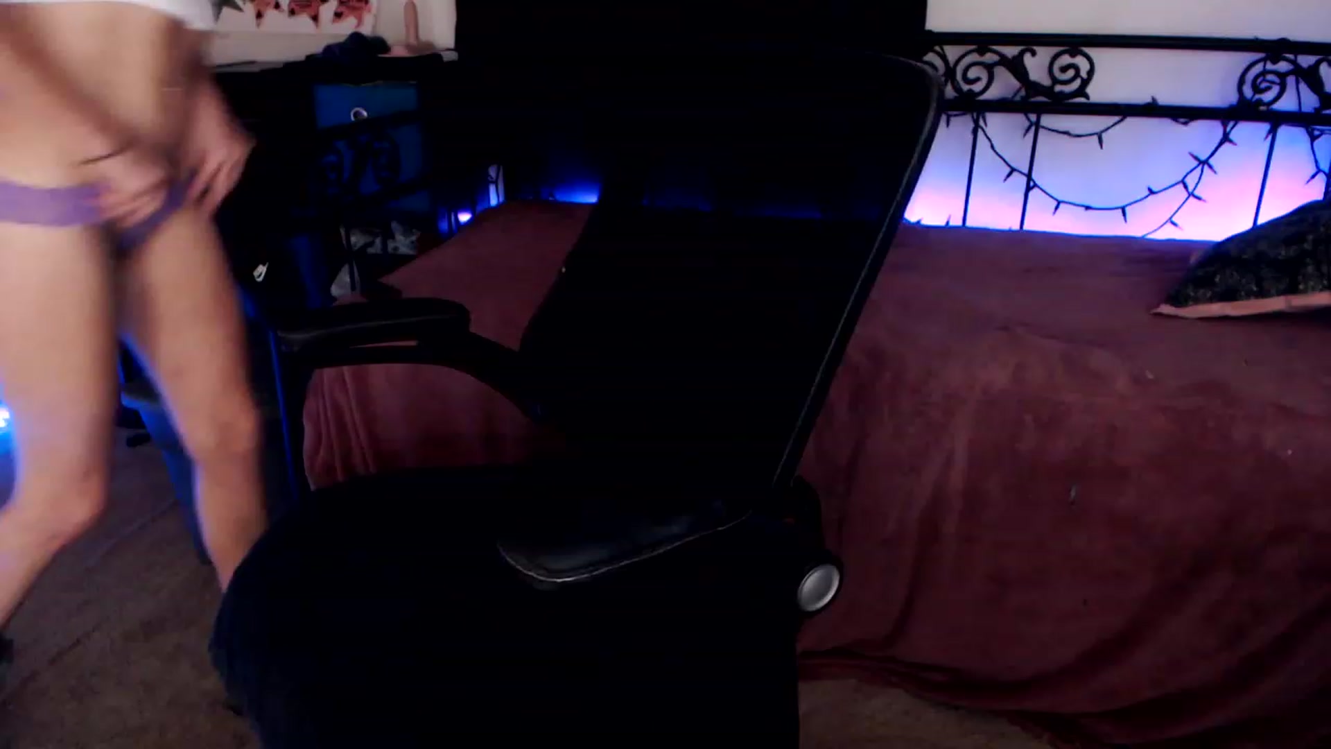Gallery image thumbnail from SouthernSkye's myfreecams stream on, 12/03/2022, 09:07 image 1 of 20