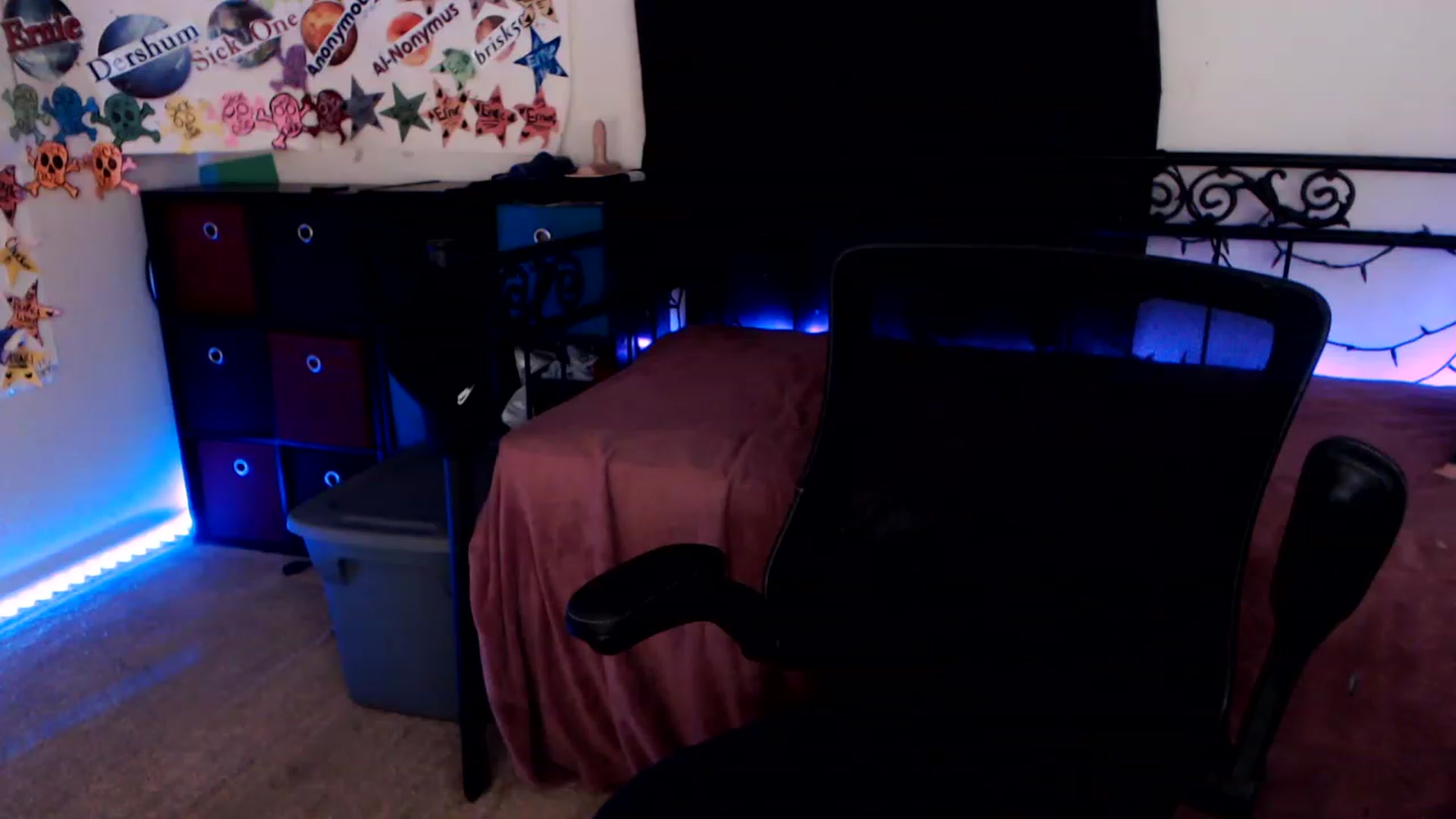 Gallery image thumbnail from SouthernSkye's myfreecams stream on, 12/03/2022, 09:07 image 4 of 20