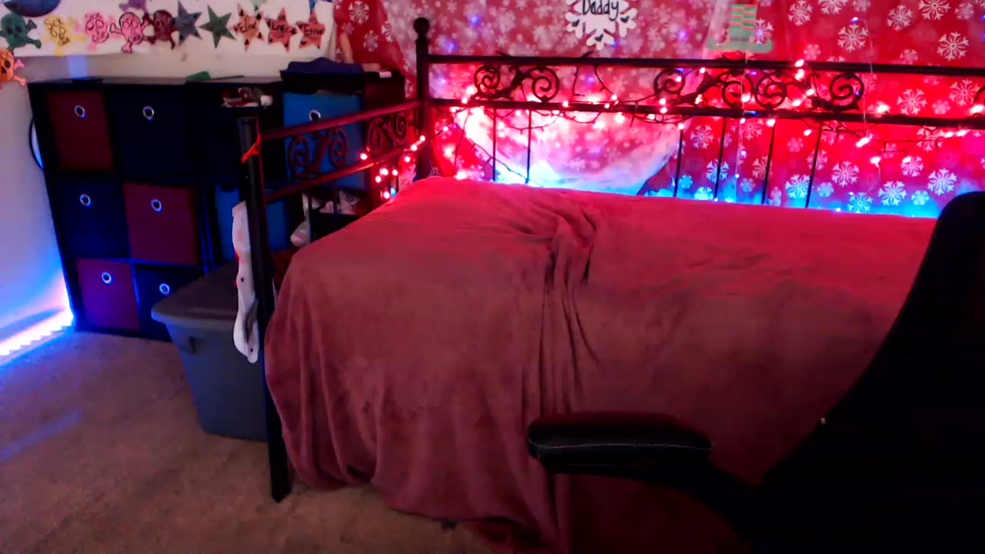 Gallery image thumbnail from SouthernSkye's myfreecams stream on, 12/08/2022, 08:35 image 8 of 20