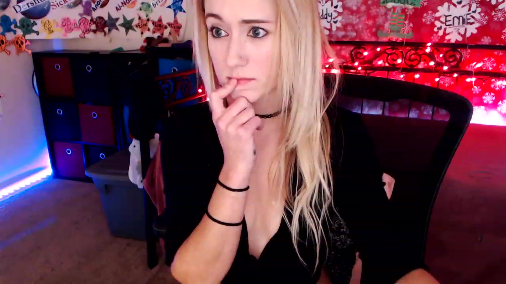 Gallery image thumbnail from SouthernSkye's myfreecams stream on, 12/15/2022, 07:14 image 7 of 20