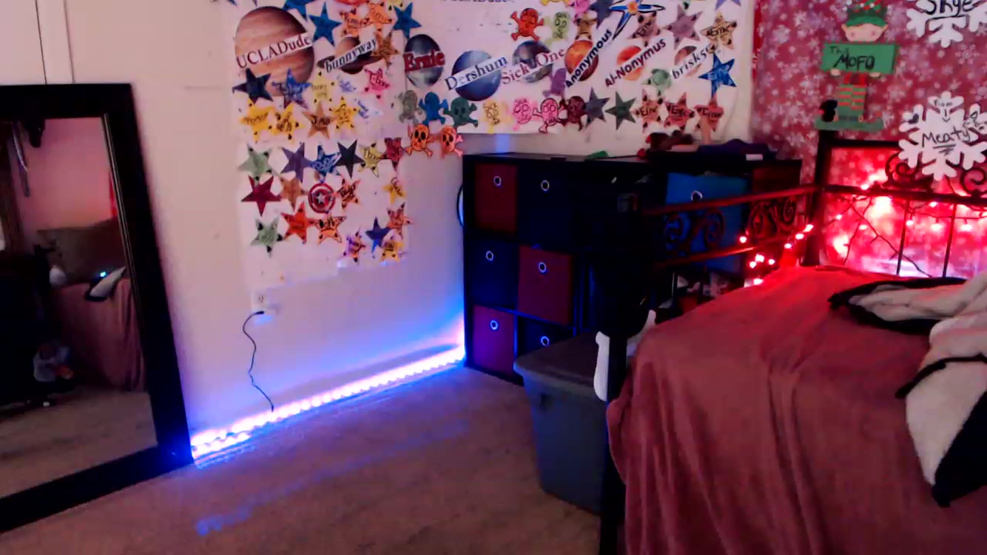 Gallery image thumbnail from SouthernSkye's myfreecams stream on, 12/15/2022, 09:13 image 19 of 20
