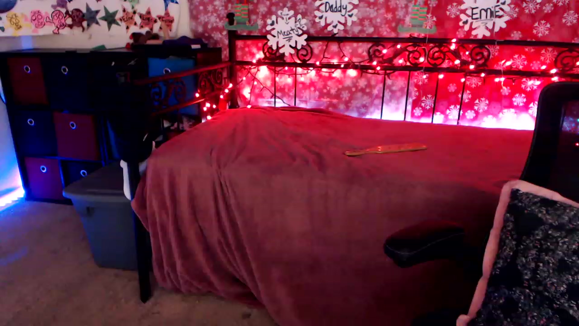 Gallery image thumbnail from SouthernSkye's myfreecams stream on, 12/15/2022, 09:13 image 4 of 20