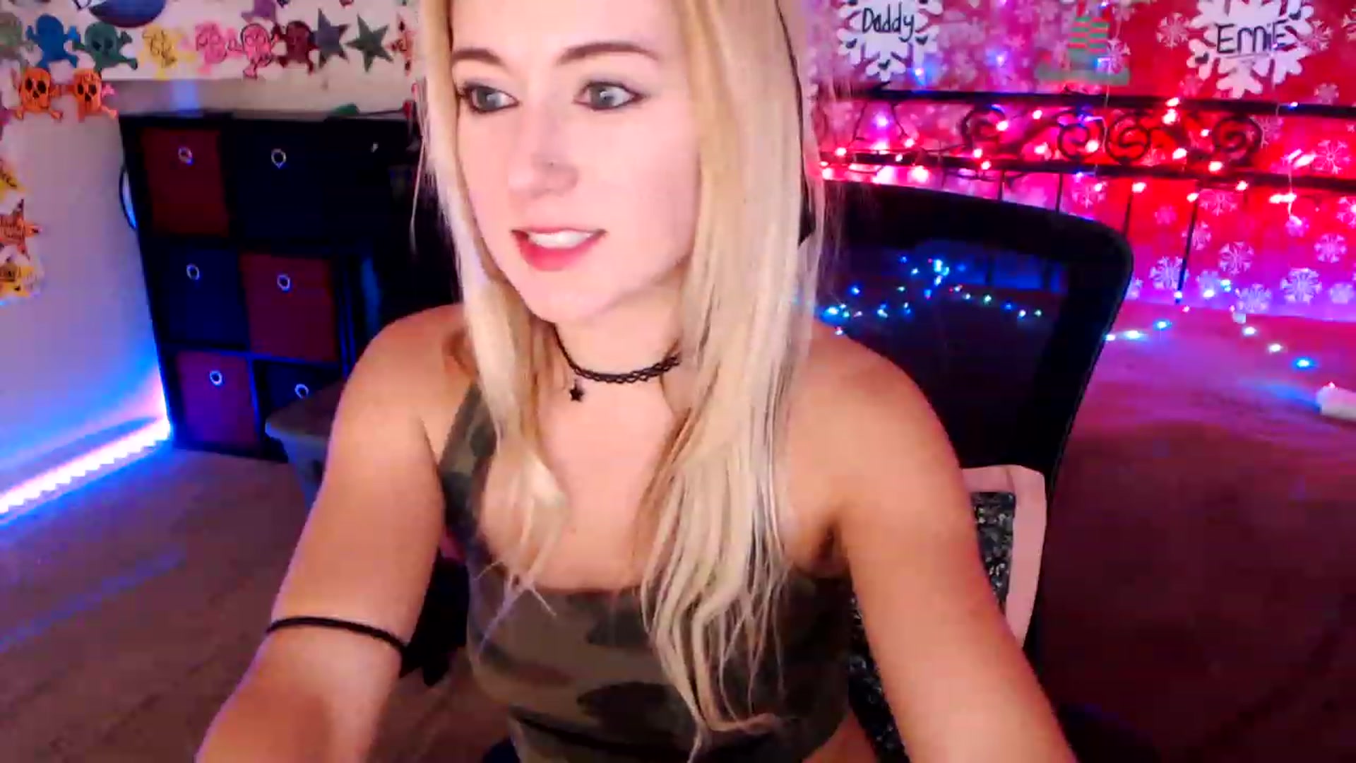 Gallery image thumbnail from SouthernSkye's myfreecams stream on, 12/16/2022, 09:06 image 16 of 20