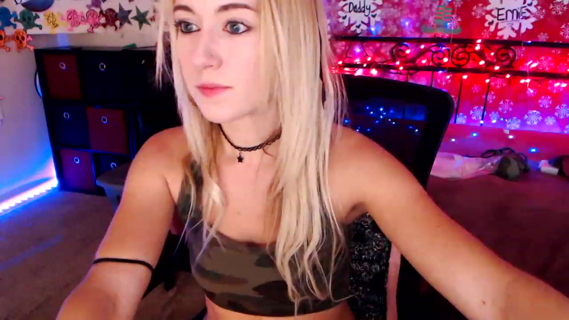 Gallery image thumbnail from SouthernSkye's myfreecams stream on, 12/16/2022, 09:06 image 10 of 20
