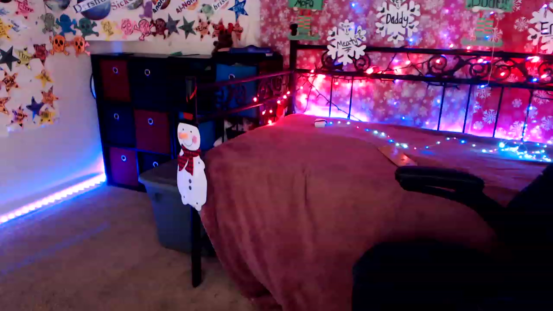 Gallery image thumbnail from SouthernSkye's myfreecams stream on, 12/18/2022, 08:13 image 15 of 20