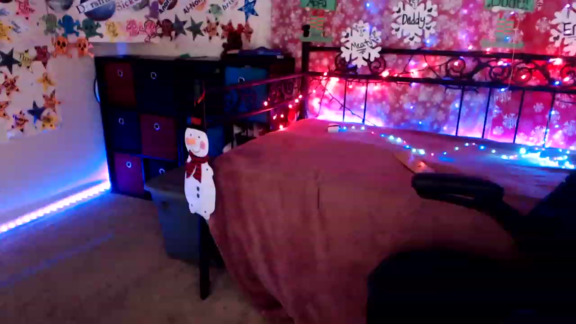 Gallery image thumbnail from SouthernSkye's myfreecams stream on, 12/18/2022, 08:13 image 12 of 20