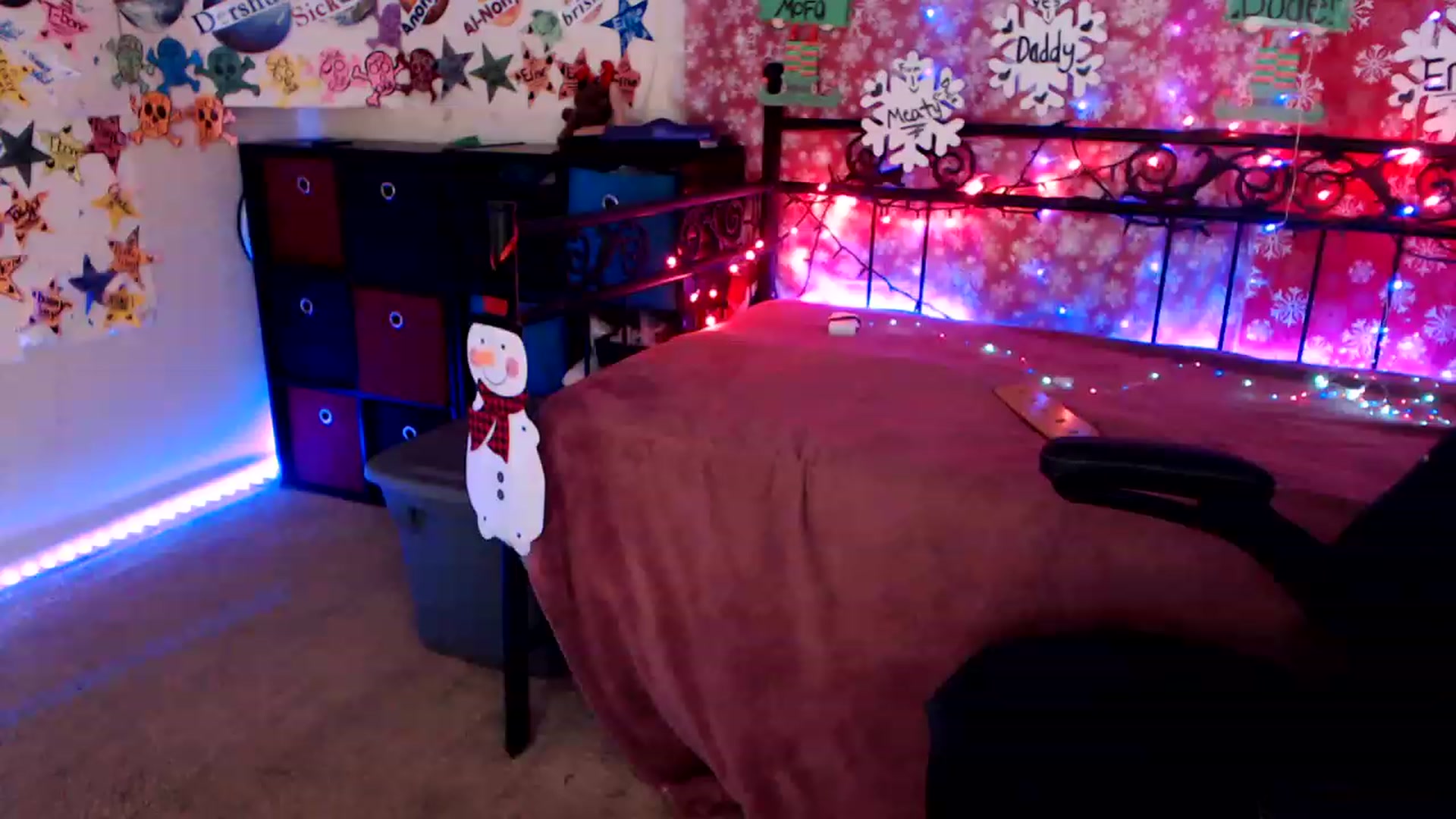 Gallery image thumbnail from SouthernSkye's myfreecams stream on, 12/18/2022, 08:13 image 14 of 20