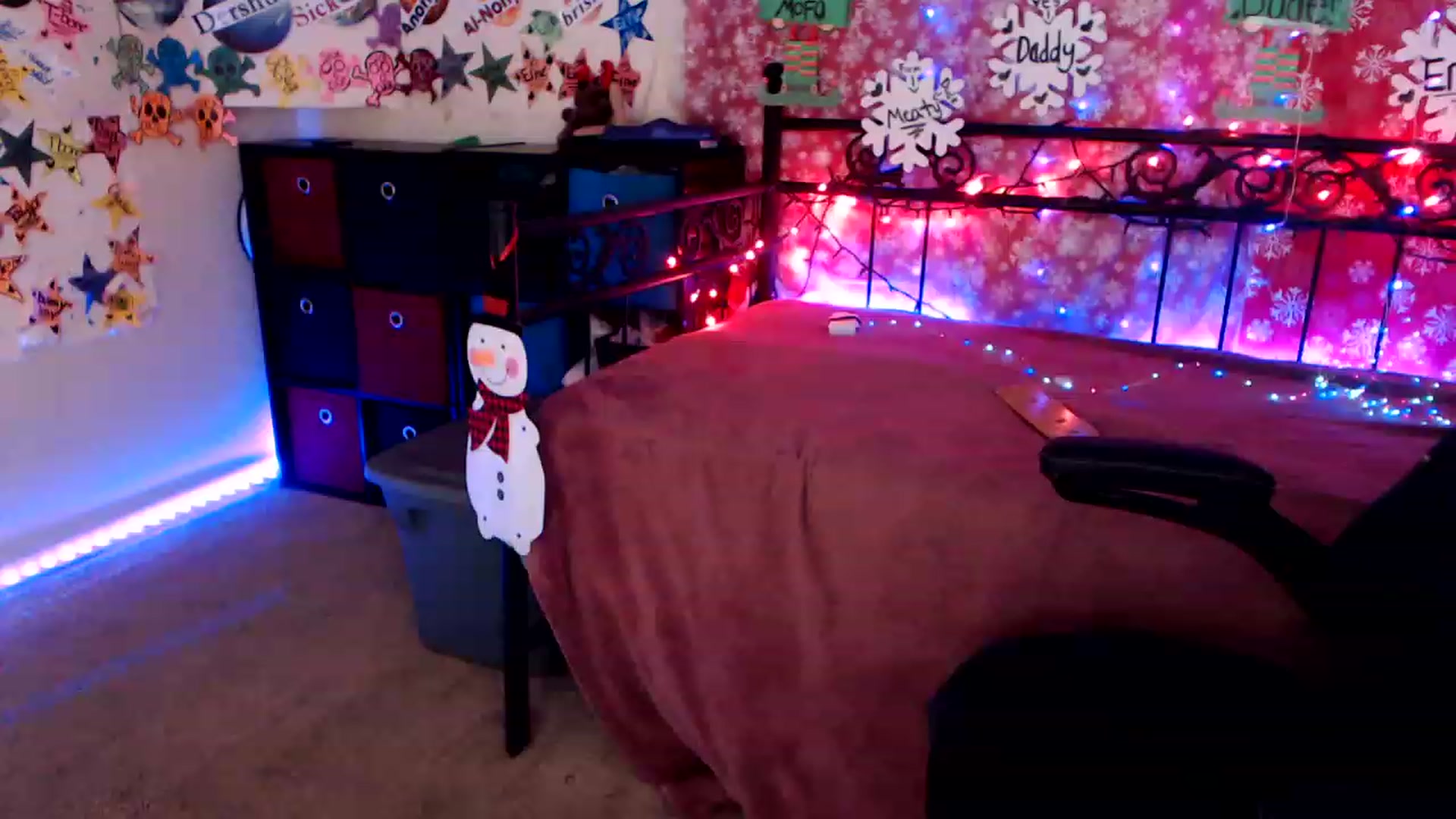 Gallery image thumbnail from SouthernSkye's myfreecams stream on, 12/18/2022, 08:13 image 13 of 20