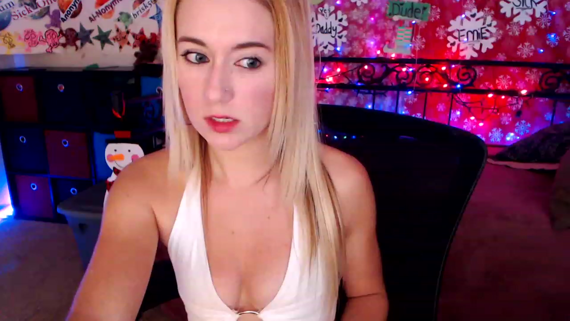 Gallery image thumbnail from SouthernSkye's myfreecams stream on, 12/19/2022, 06:17 image 17 of 20