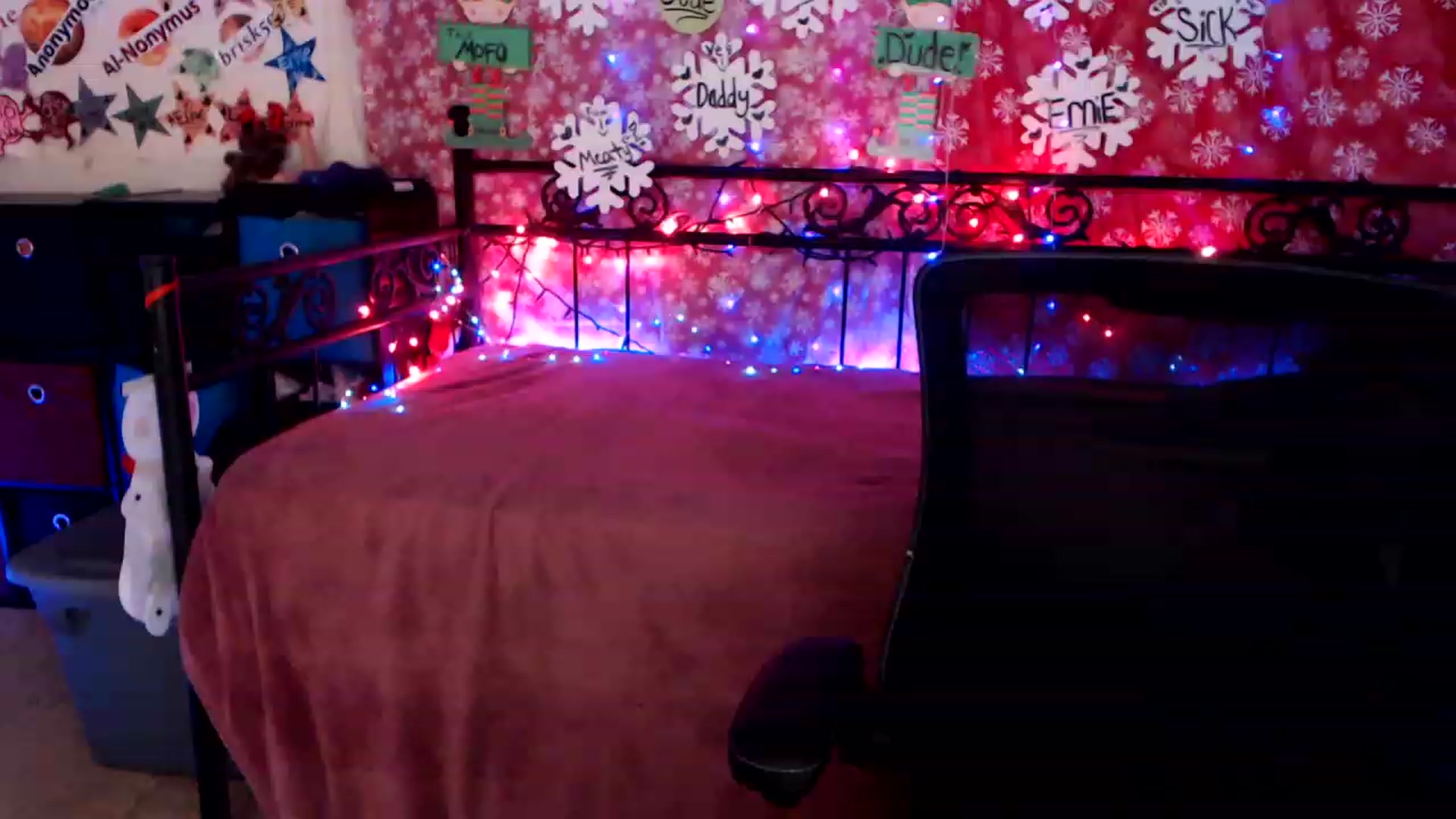 Gallery image thumbnail from SouthernSkye's myfreecams stream on, 12/19/2022, 08:21 image 16 of 20