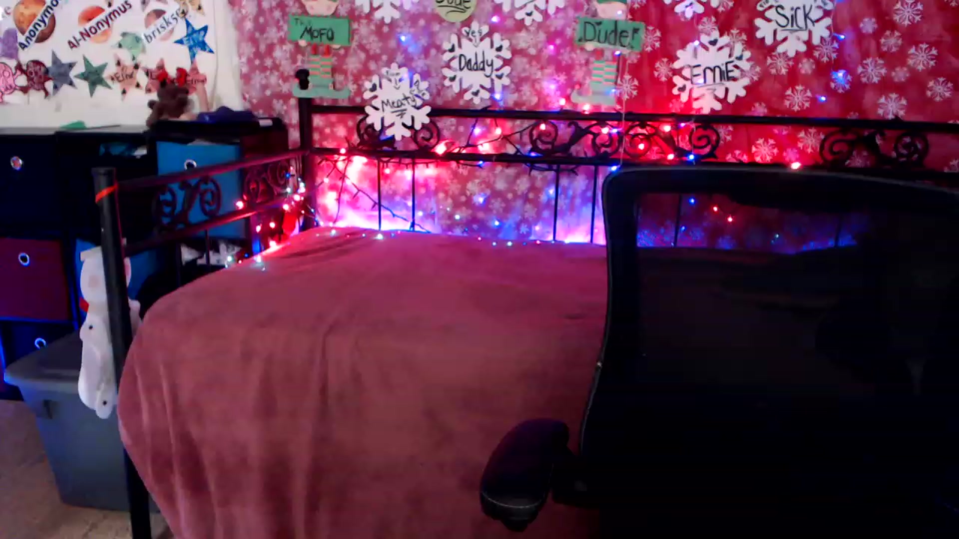Gallery image thumbnail from SouthernSkye's myfreecams stream on, 12/19/2022, 08:21 image 17 of 20