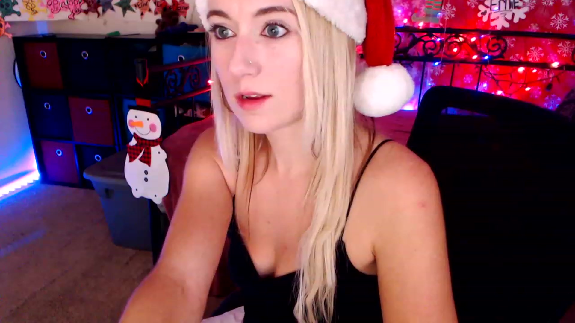 Gallery image thumbnail from SouthernSkye's myfreecams stream on, 12/20/2022, 06:30 image 15 of 20