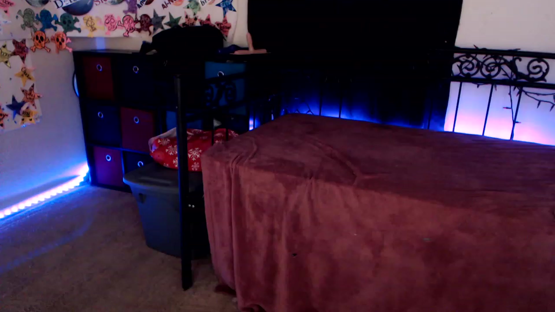 Gallery image thumbnail from SouthernSkye's myfreecams stream on, 01/01/2023, 10:26 image 19 of 20