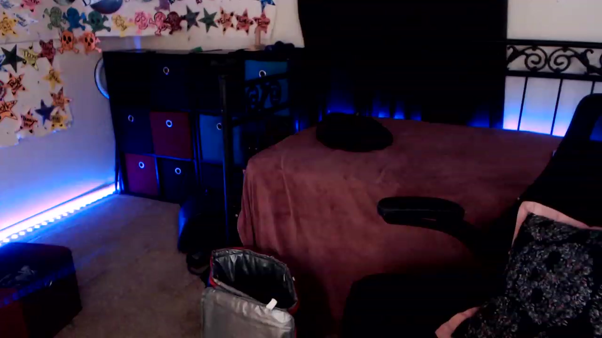 Gallery image thumbnail from SouthernSkye's myfreecams stream on, 01/15/2023, 09:13 image 6 of 20