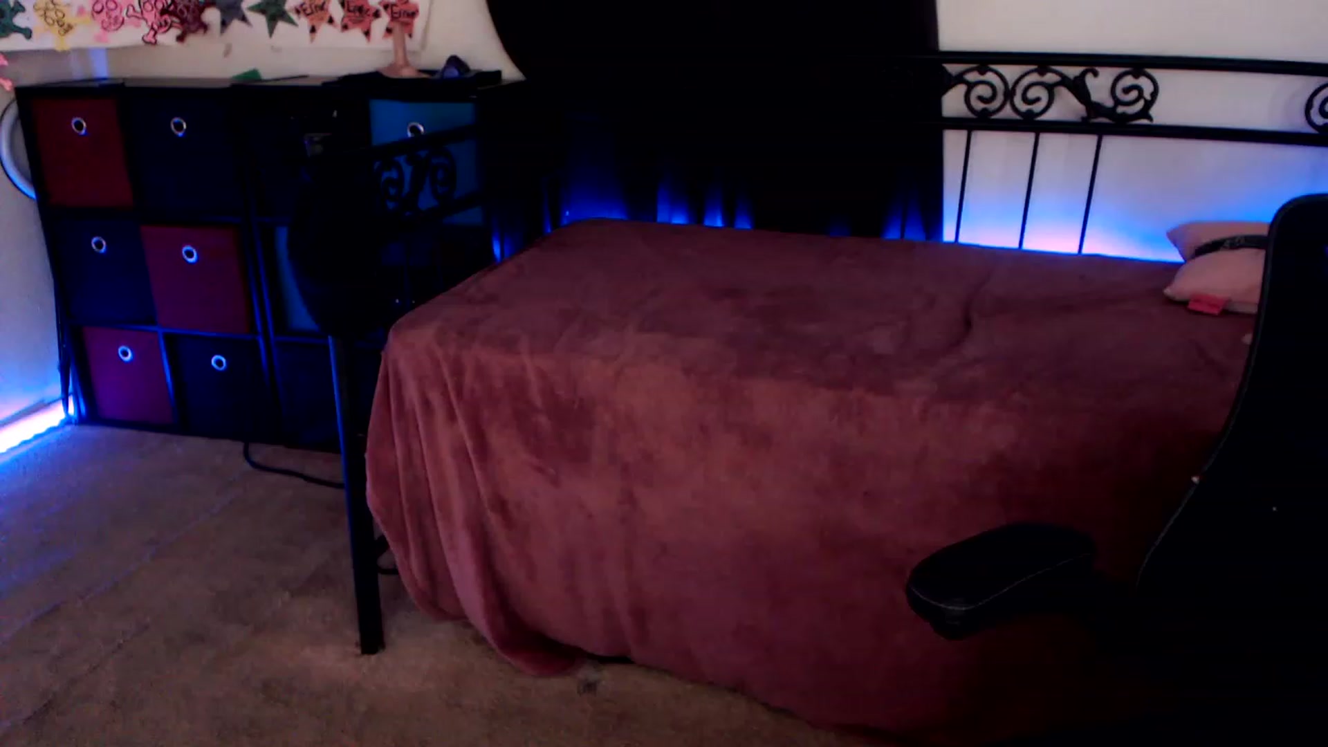 Gallery image thumbnail from SouthernSkye's myfreecams stream on, 01/19/2023, 06:40 image 10 of 20