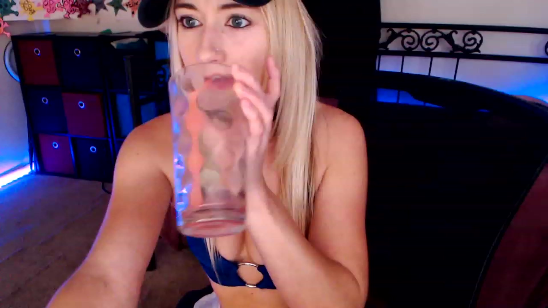 Gallery image thumbnail from SouthernSkye's myfreecams stream on, 01/19/2023, 07:45 image 19 of 20