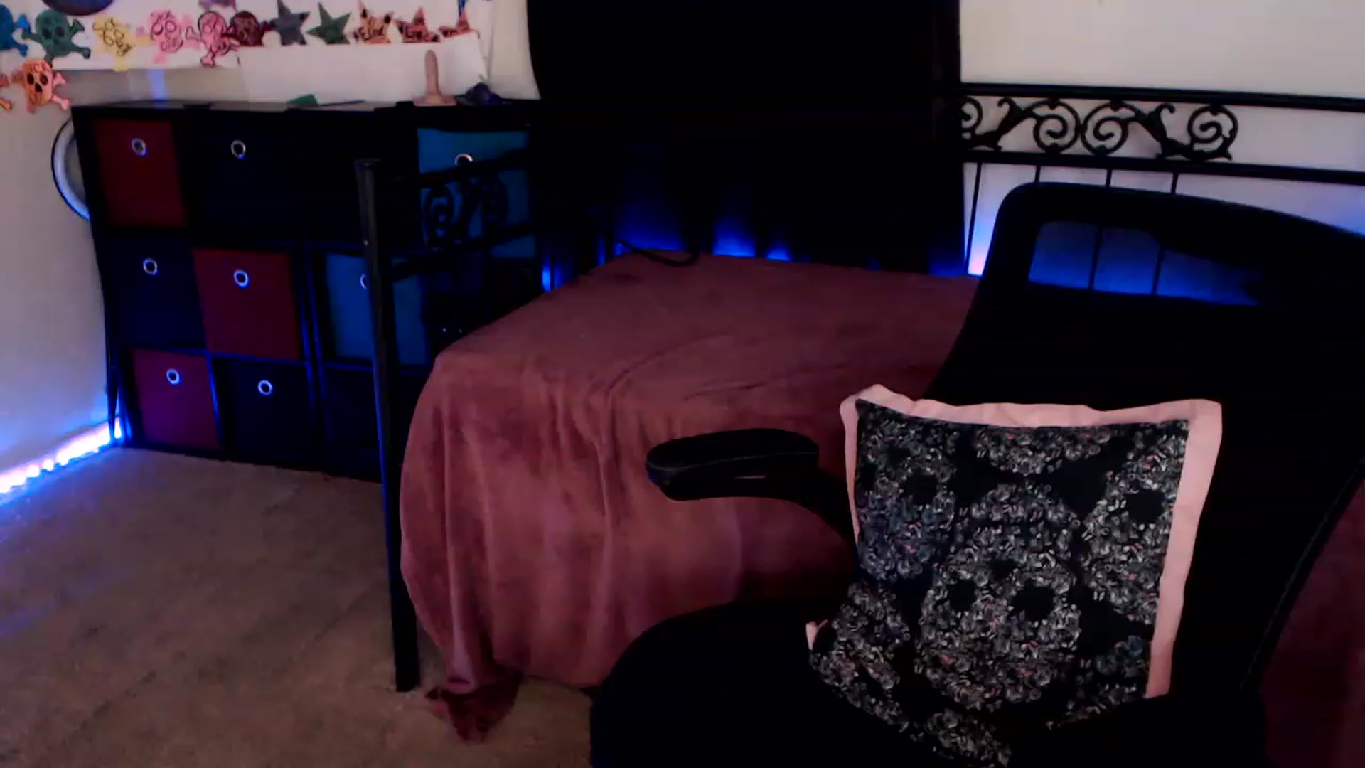 Gallery image thumbnail from SouthernSkye's myfreecams stream on, 01/27/2023, 07:22 image 14 of 20