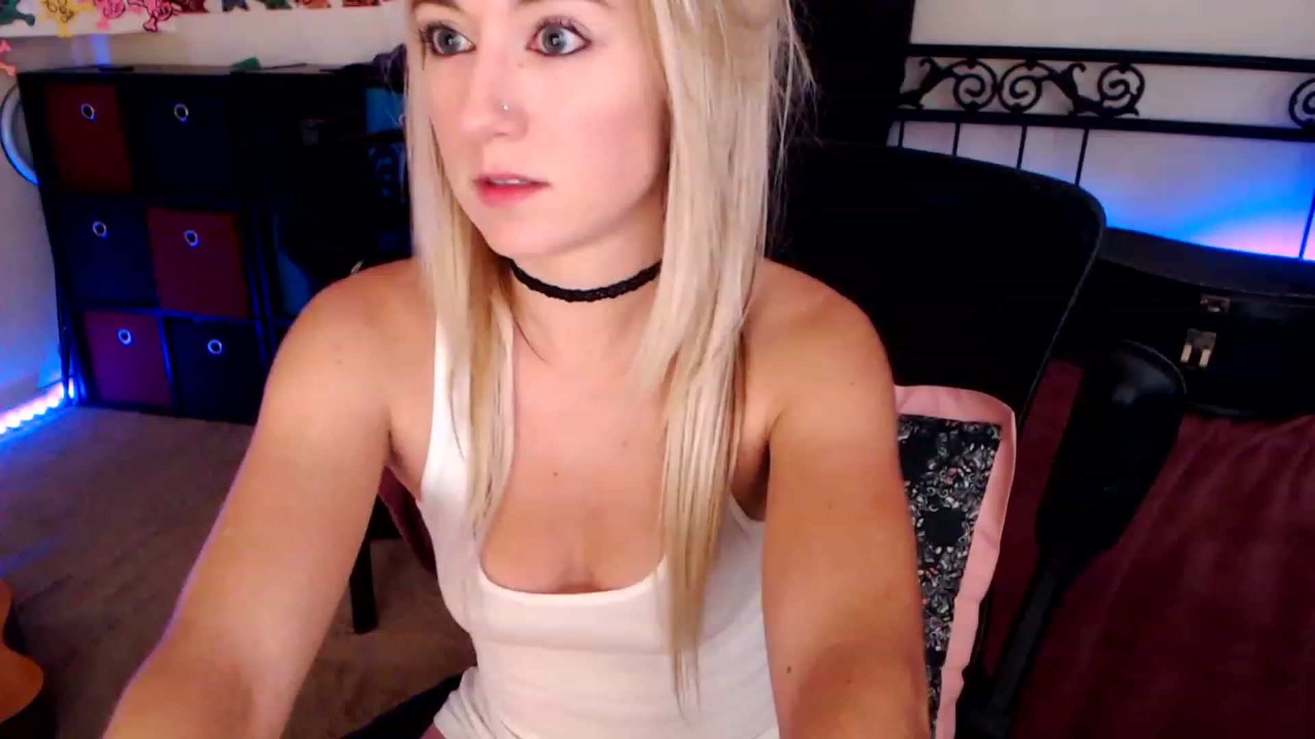 Gallery image thumbnail from SouthernSkye's myfreecams stream on, 02/01/2023, 10:21 image 18 of 20