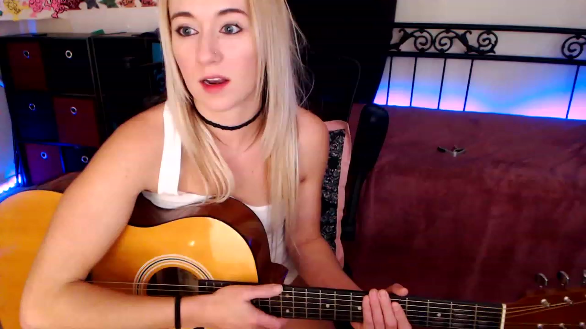 Gallery image thumbnail from SouthernSkye's myfreecams stream on, 02/01/2023, 10:21 image 5 of 20