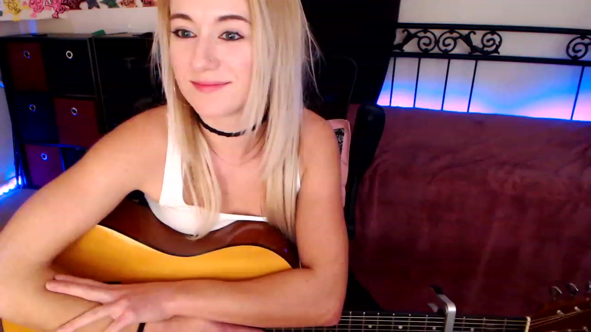 Gallery image thumbnail from SouthernSkye's myfreecams stream on, 02/01/2023, 10:21 image 11 of 20