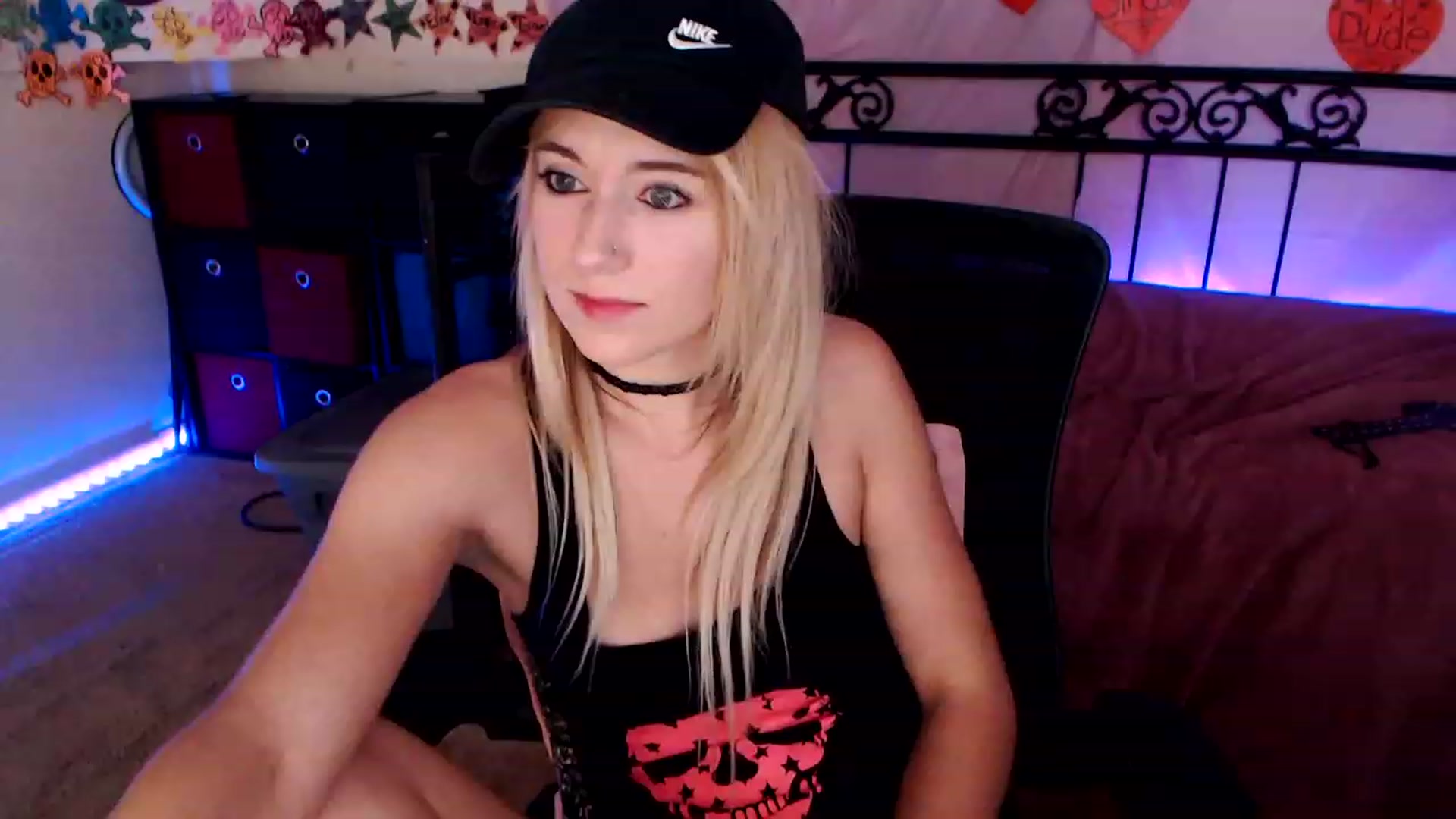 Gallery image thumbnail from SouthernSkye's myfreecams stream on, 02/12/2023, 09:22 image 14 of 20