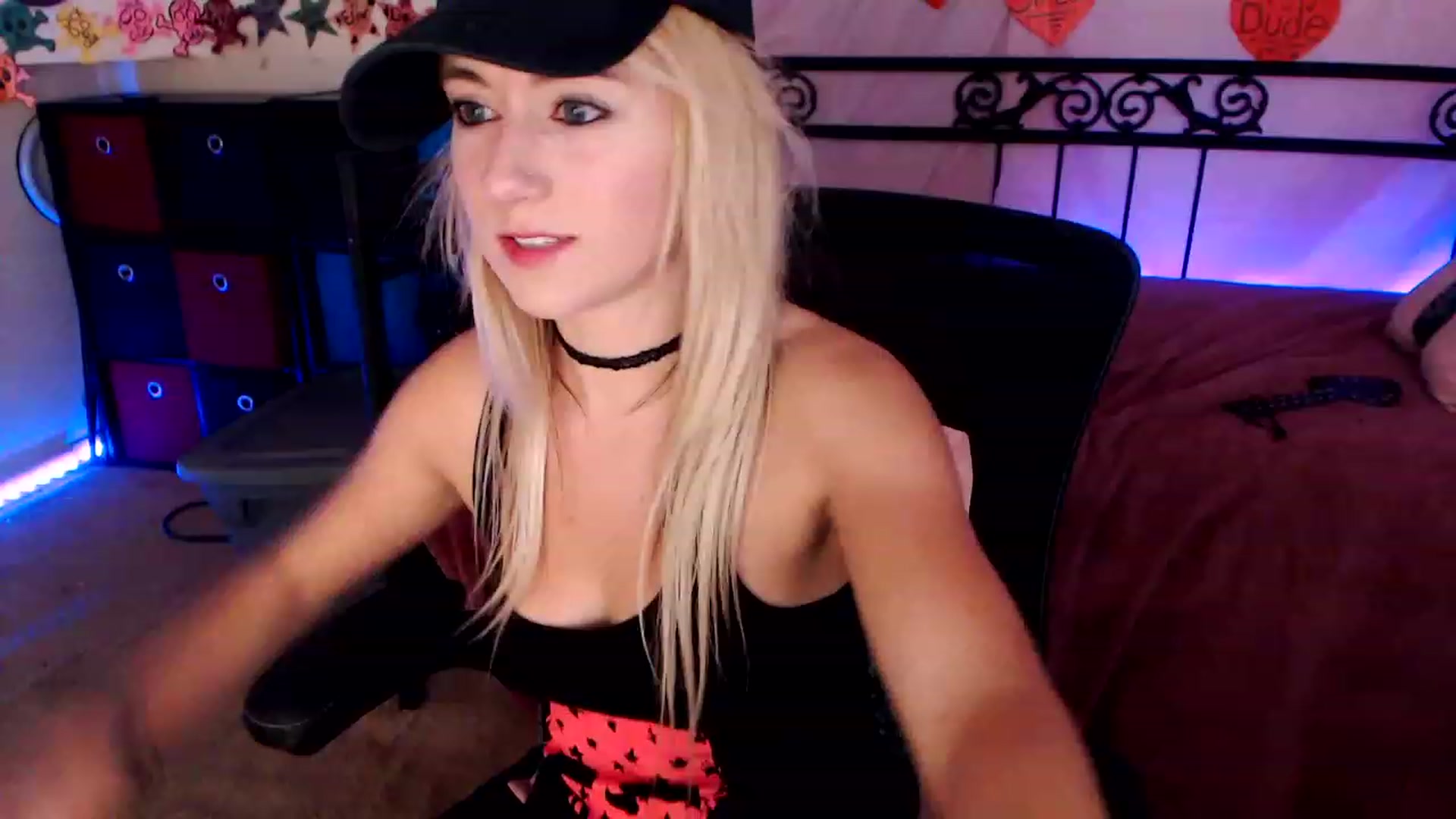 Gallery image thumbnail from SouthernSkye's myfreecams stream on, 02/12/2023, 09:22 image 11 of 20