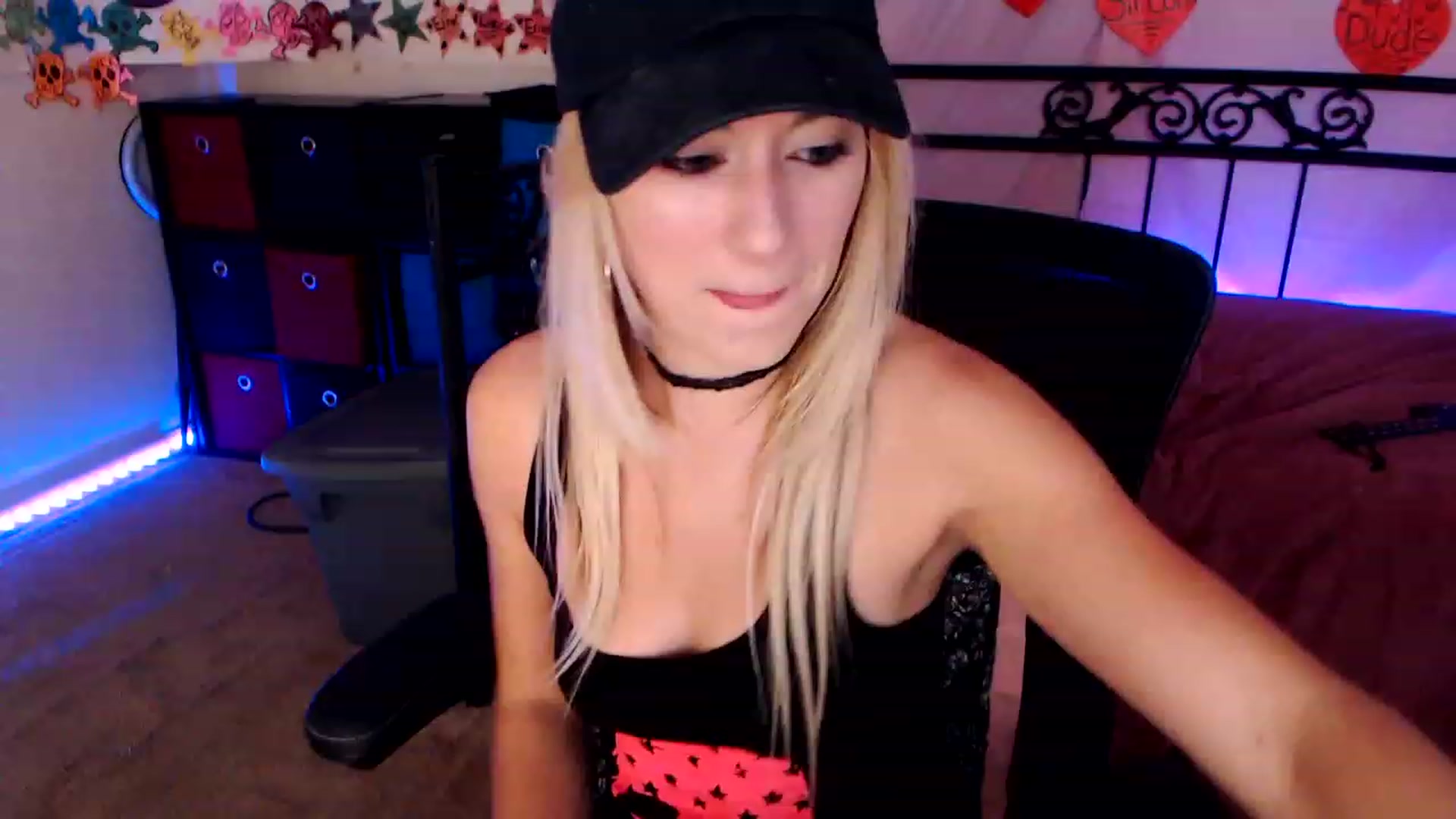Gallery image thumbnail from SouthernSkye's myfreecams stream on, 02/12/2023, 09:22 image 12 of 20
