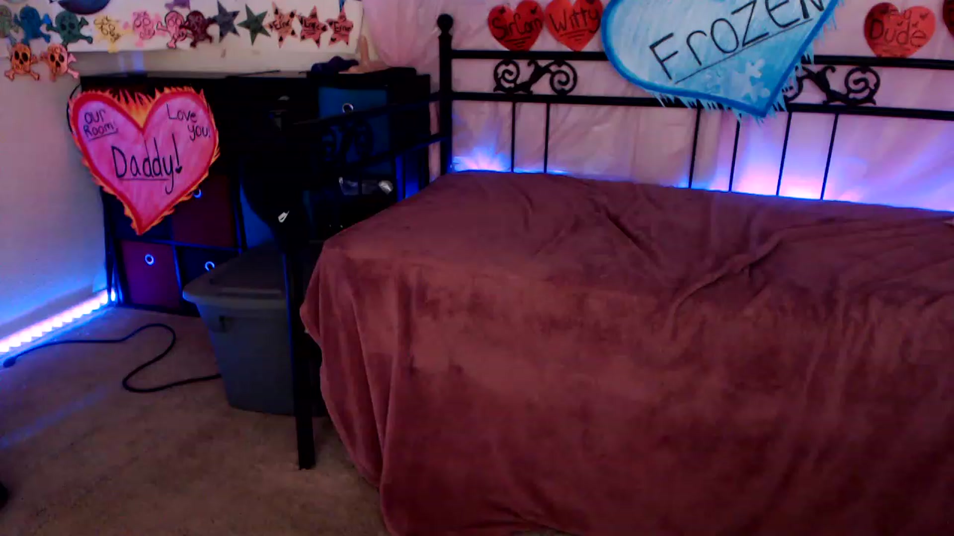 Gallery image thumbnail from SouthernSkye's myfreecams stream on, 02/15/2023, 07:32 image 6 of 20