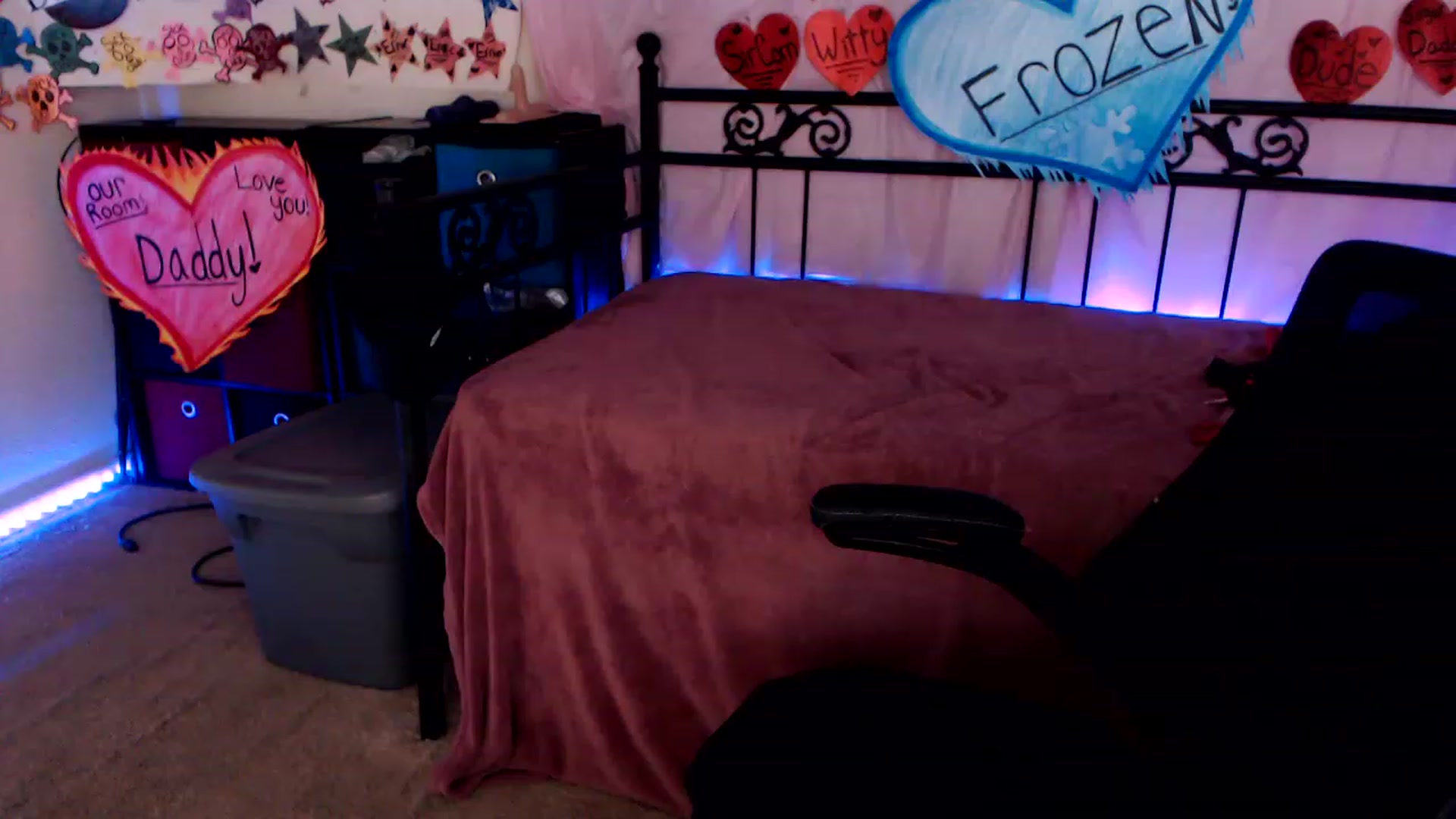 Gallery image thumbnail from SouthernSkye's myfreecams stream on, 02/16/2023, 08:29 image 9 of 20