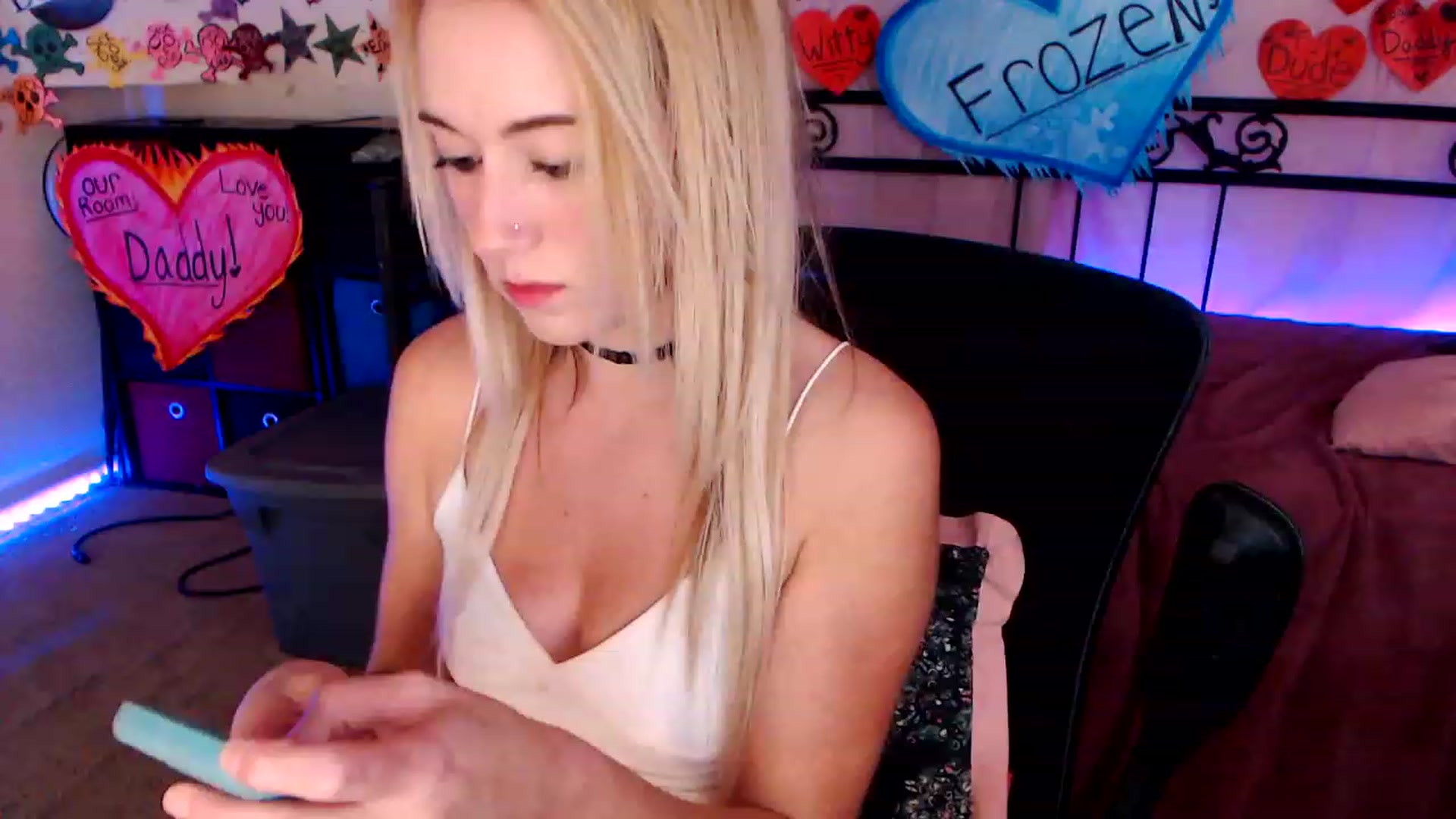 Gallery image thumbnail from SouthernSkye's myfreecams stream on, 02/17/2023, 06:30 image 15 of 20