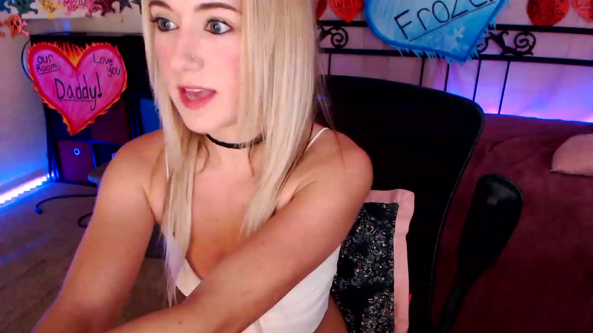 Gallery image thumbnail from SouthernSkye's myfreecams stream on, 02/17/2023, 06:30 image 8 of 20