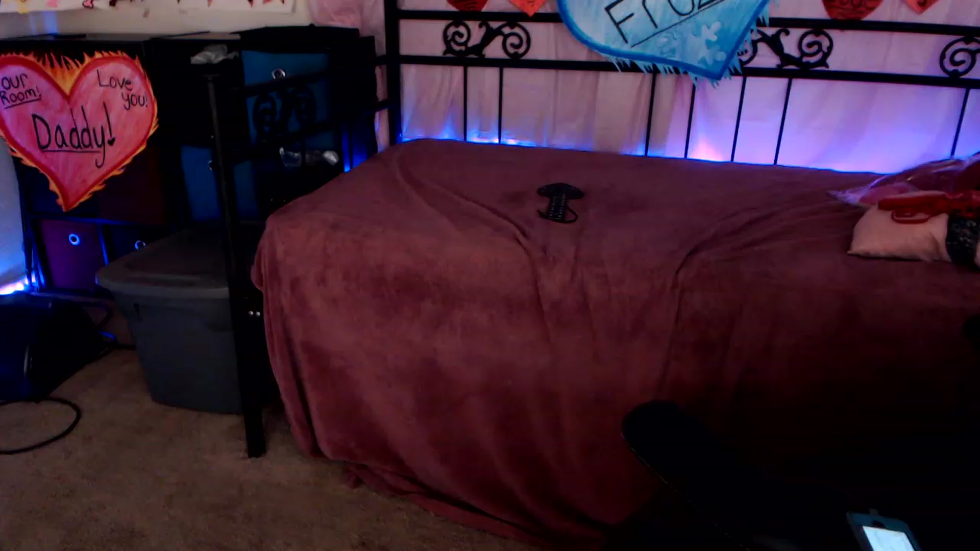 Gallery image thumbnail from SouthernSkye's myfreecams stream on, 02/17/2023, 09:03 image 10 of 20