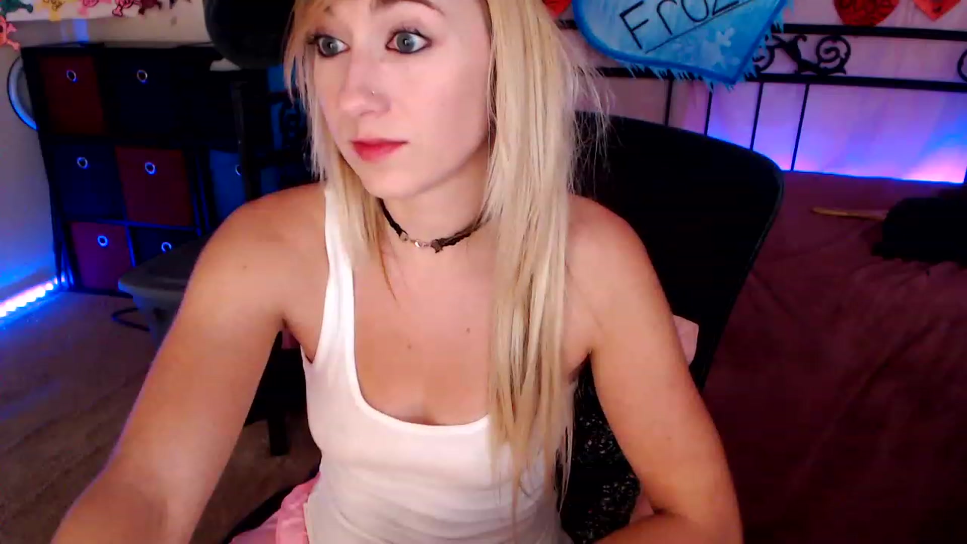 Gallery image thumbnail from SouthernSkye's myfreecams stream on, 02/19/2023, 08:19 image 20 of 20