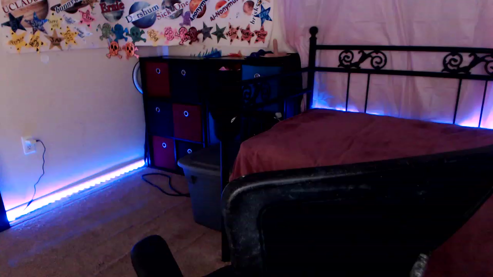 Gallery image thumbnail from SouthernSkye's myfreecams stream on, 02/27/2023, 08:35 image 6 of 20