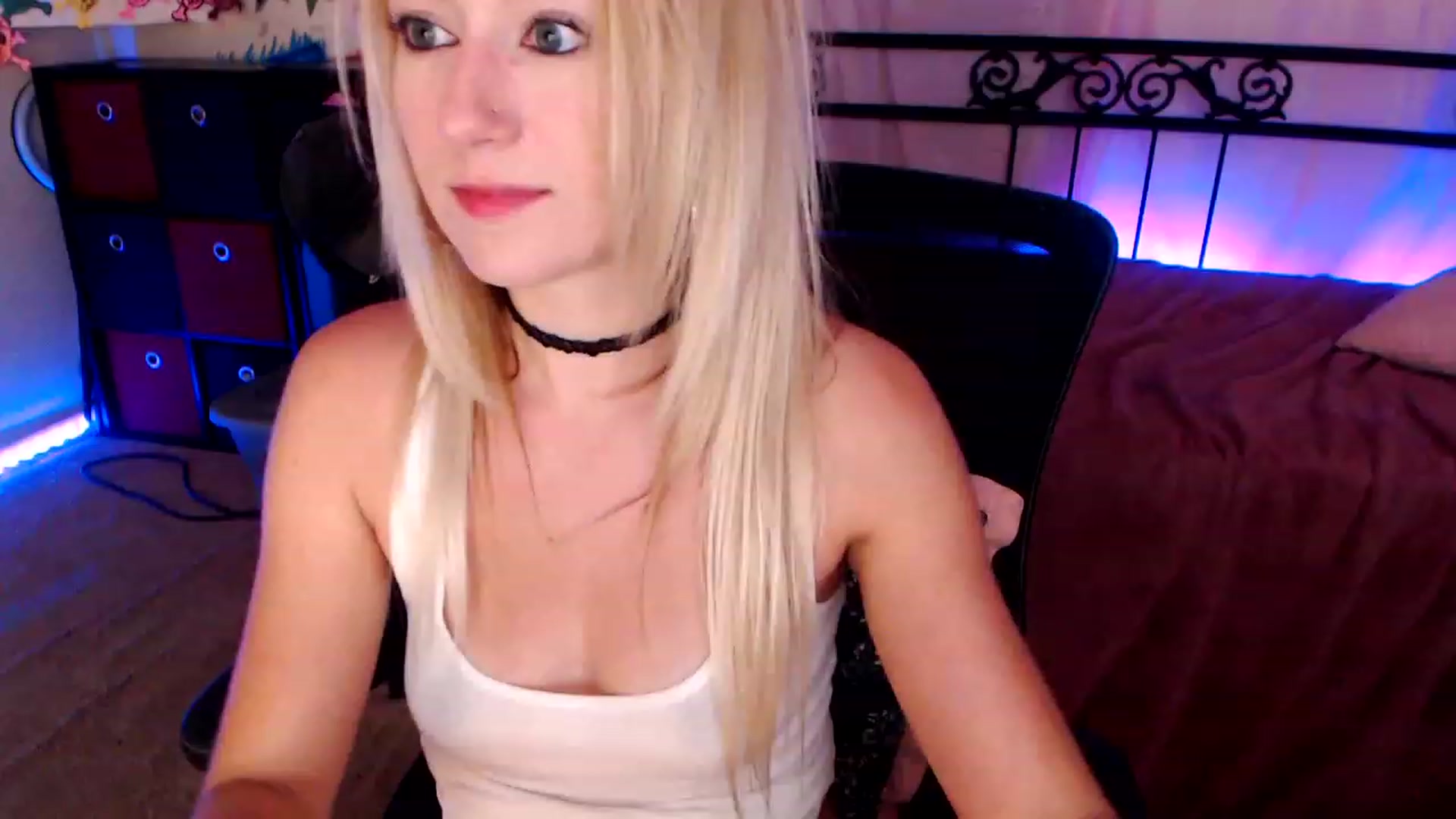 Gallery image thumbnail from SouthernSkye's myfreecams stream on, 02/27/2023, 08:35 image 10 of 20