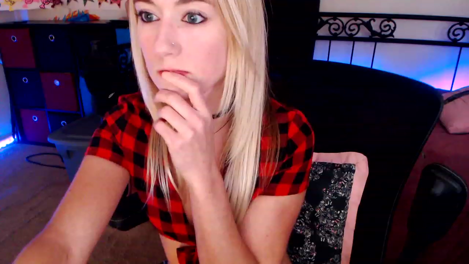 Gallery image thumbnail from SouthernSkye's myfreecams stream on, 03/03/2023, 05:58 image 14 of 20
