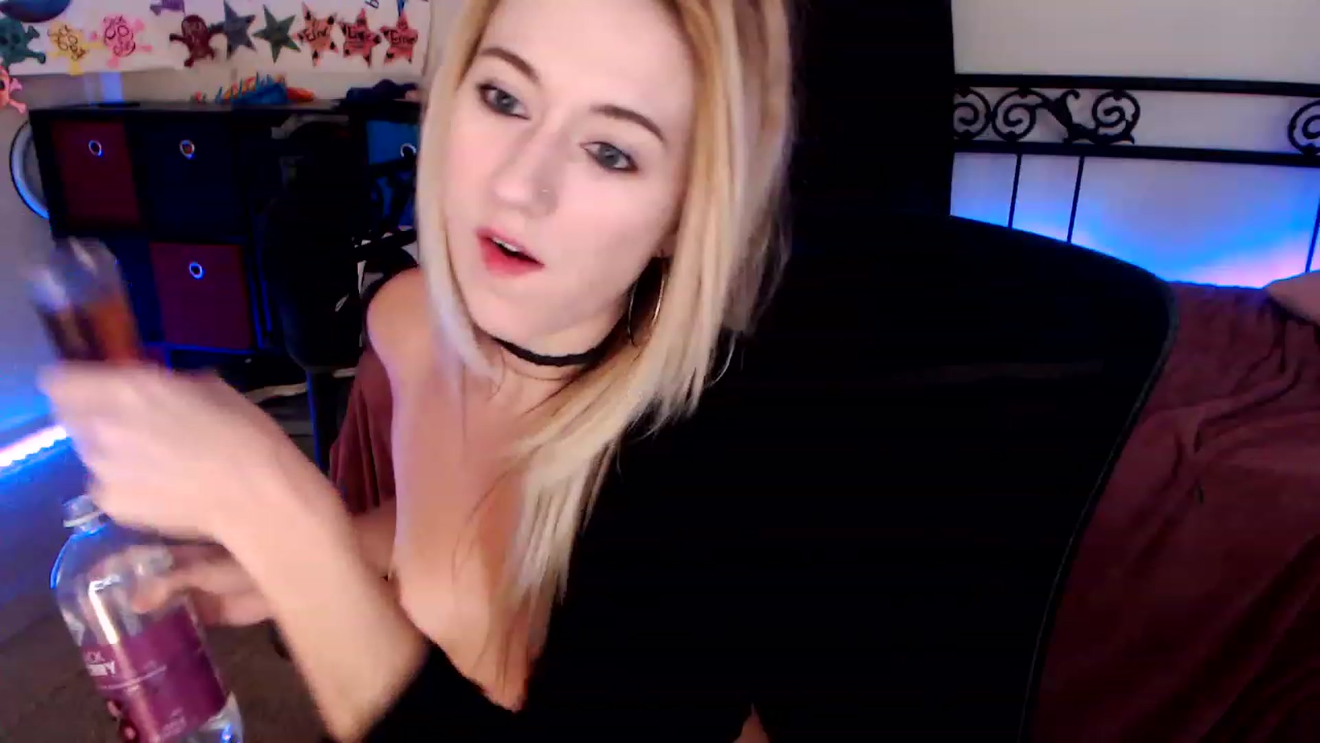 Gallery image thumbnail from SouthernSkye's myfreecams stream on, 03/04/2023, 09:00 image 4 of 20