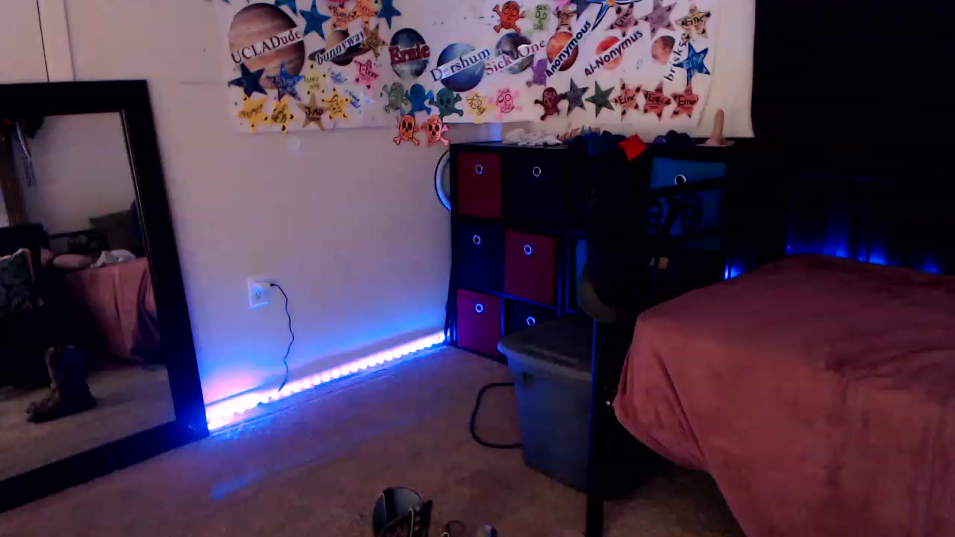 Gallery image thumbnail from SouthernSkye's myfreecams stream on, 03/10/2023, 08:43 image 10 of 20