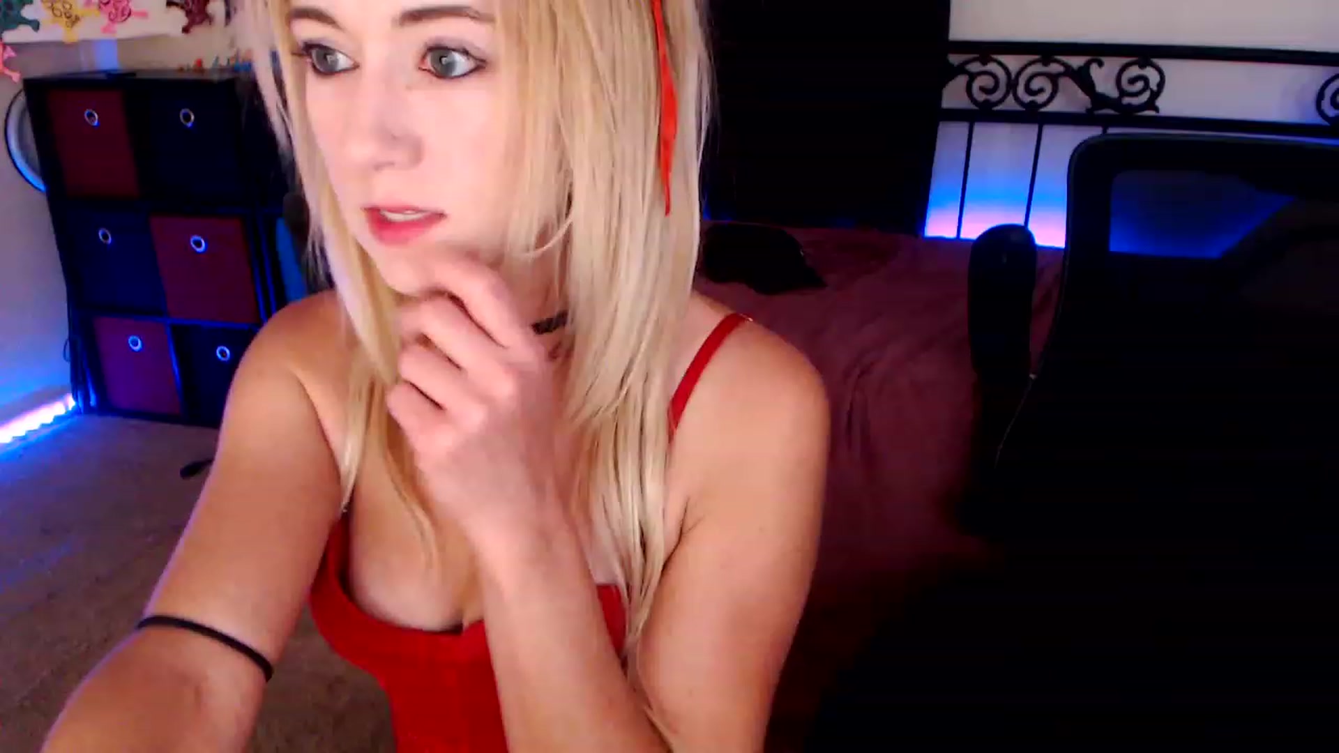 Gallery image thumbnail from SouthernSkye's myfreecams stream on, 03/12/2023, 07:02 image 8 of 20