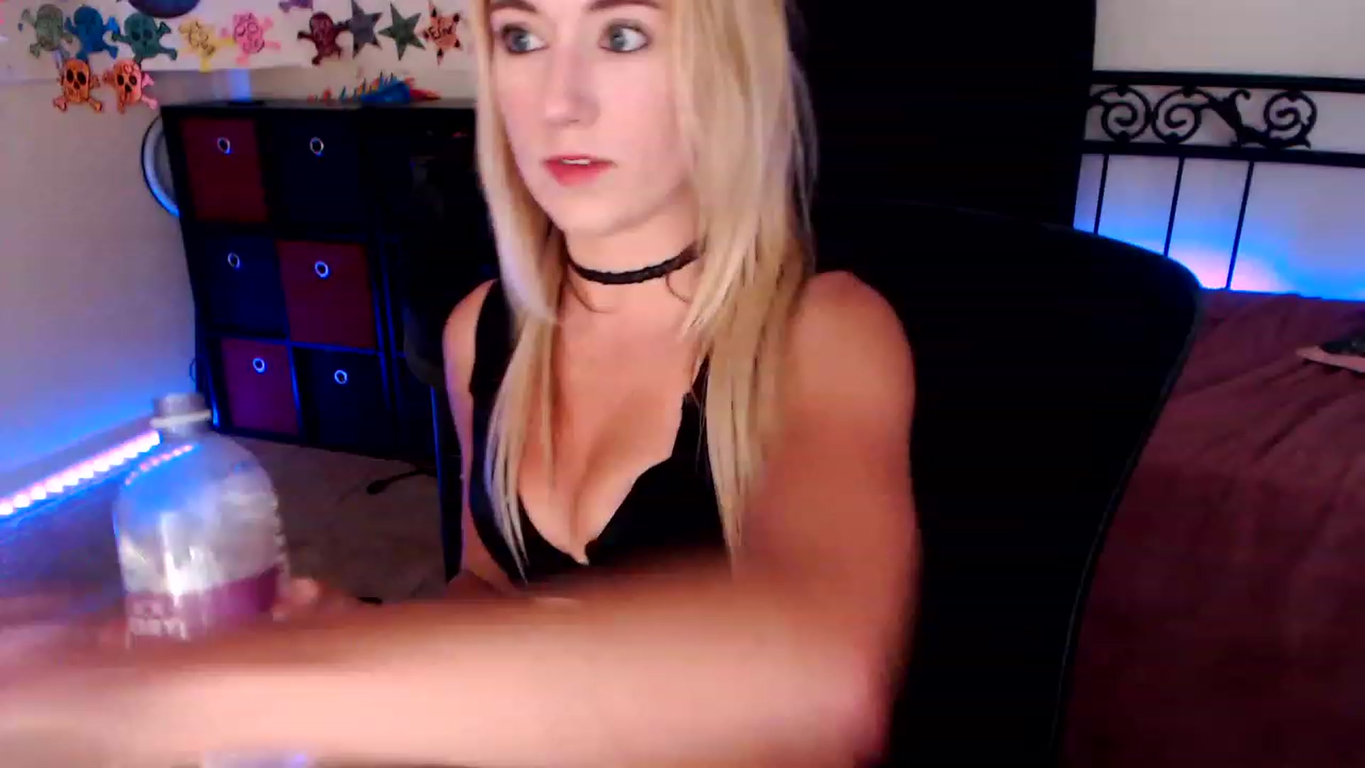 Gallery image thumbnail from SouthernSkye's myfreecams stream on, 03/17/2023, 05:20 image 4 of 20